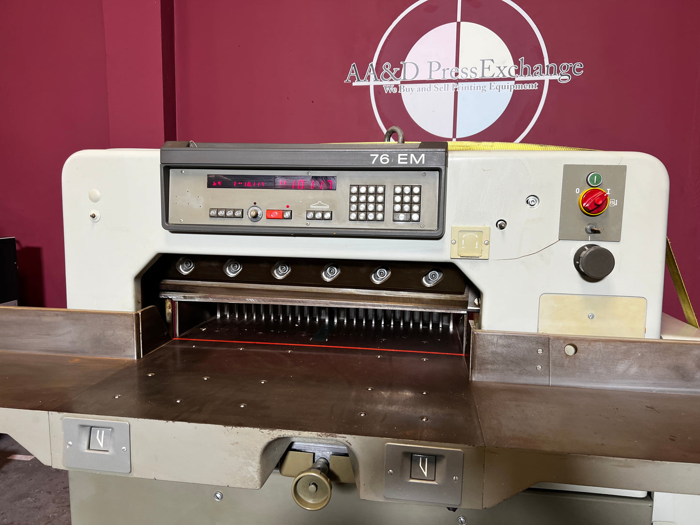 Plockmatic 76em paper cutter
