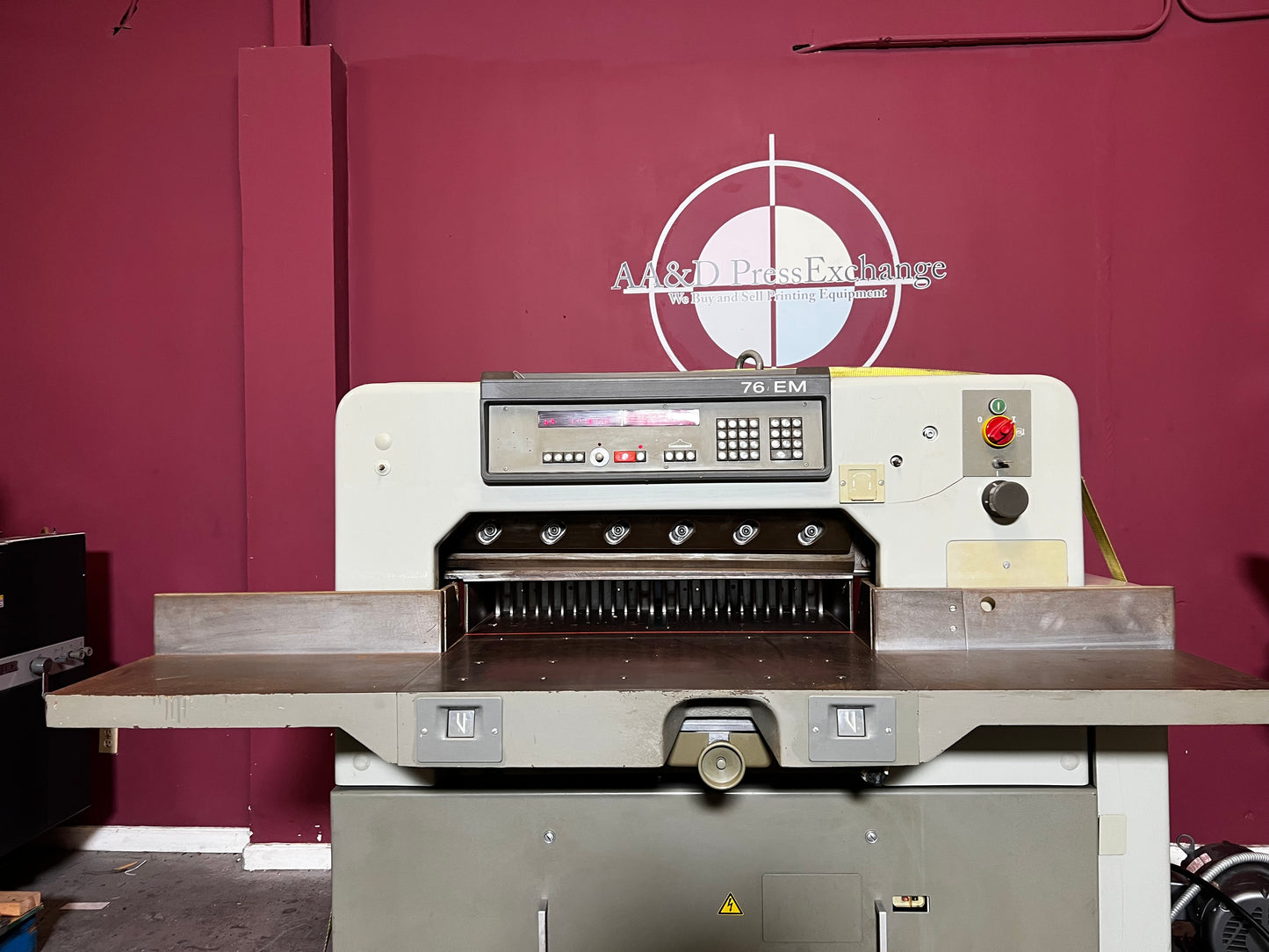 Plockmatic 76em paper cutter