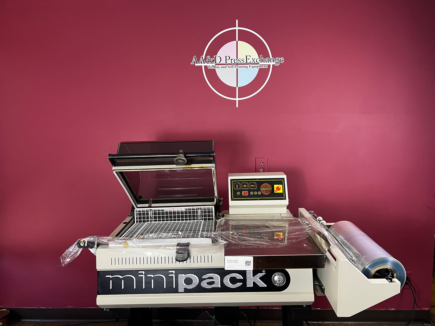 Used Minipack FM-75 Digit shrink wrapper chamber with sealing hood | AA&D PressExchange