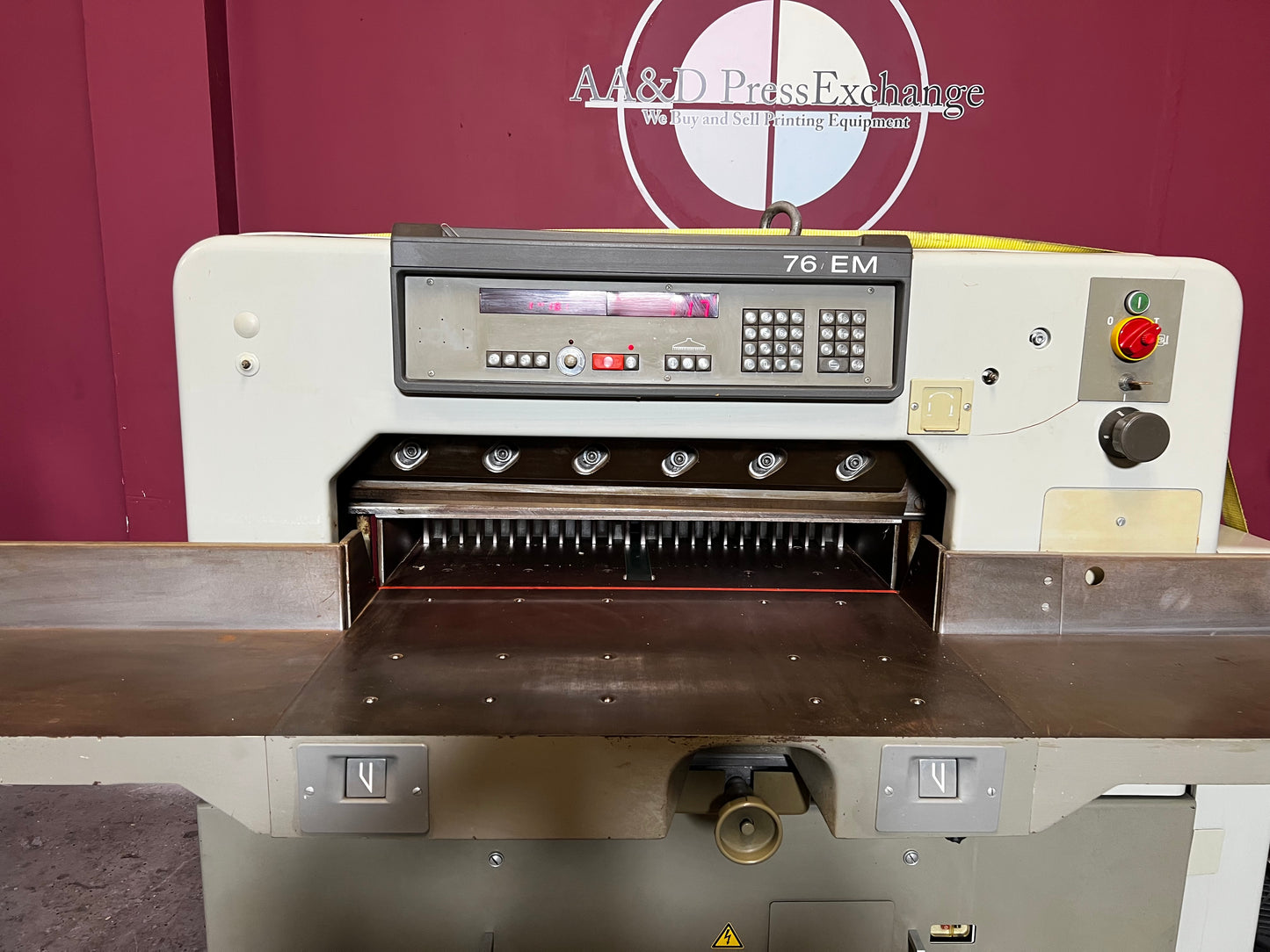 Plockmatic 76em paper cutter