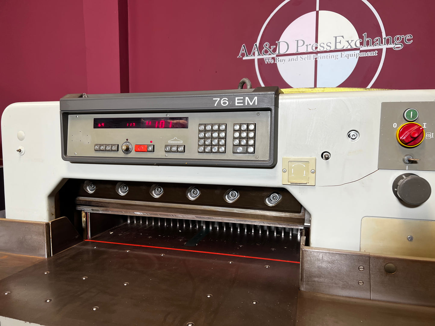 Plockmatic 76em paper cutter