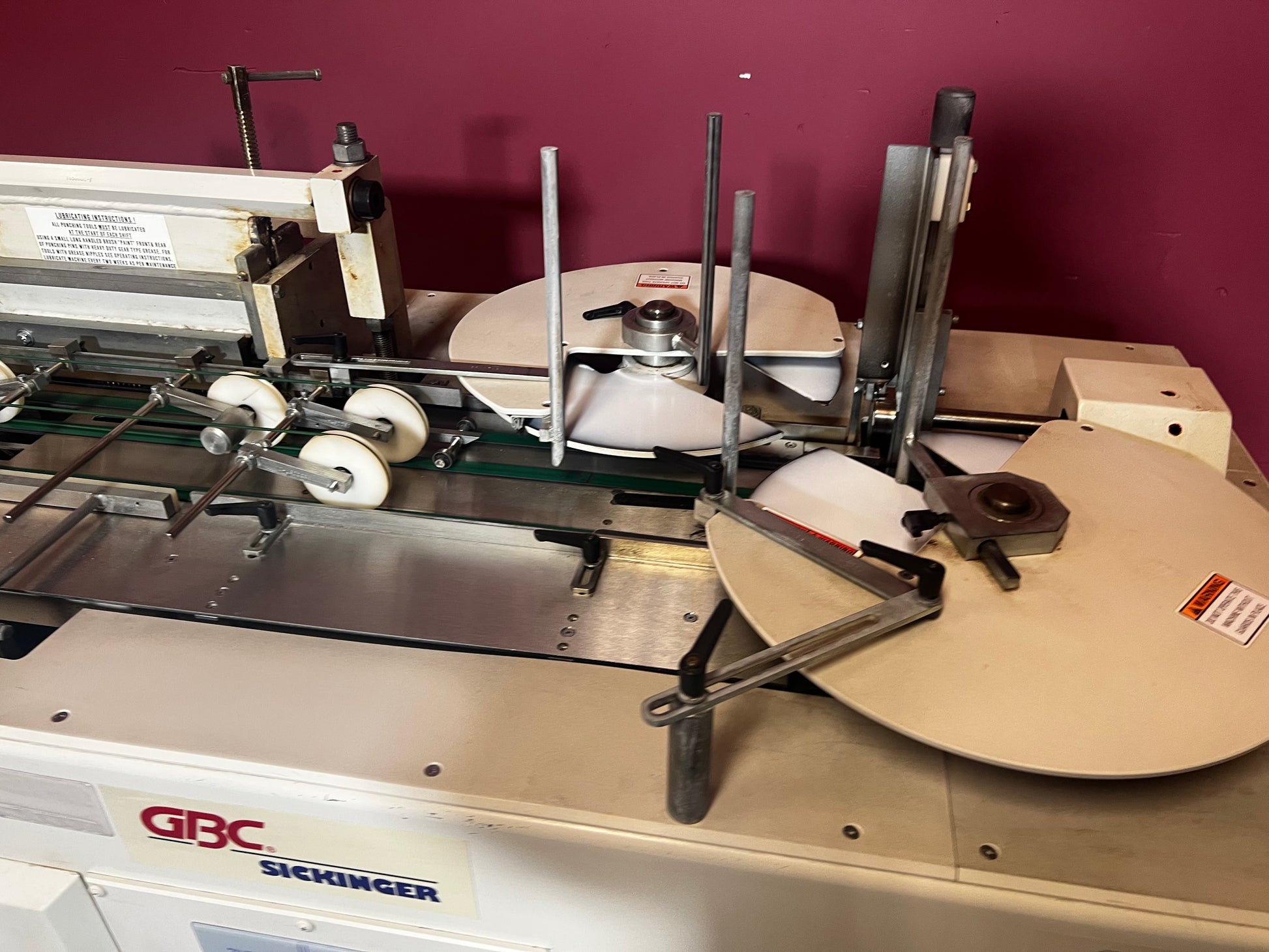 AA&D PressExchange Used GBC USP-13 4:1 punch die for use with GBC Binding & Punching Machines and bindery