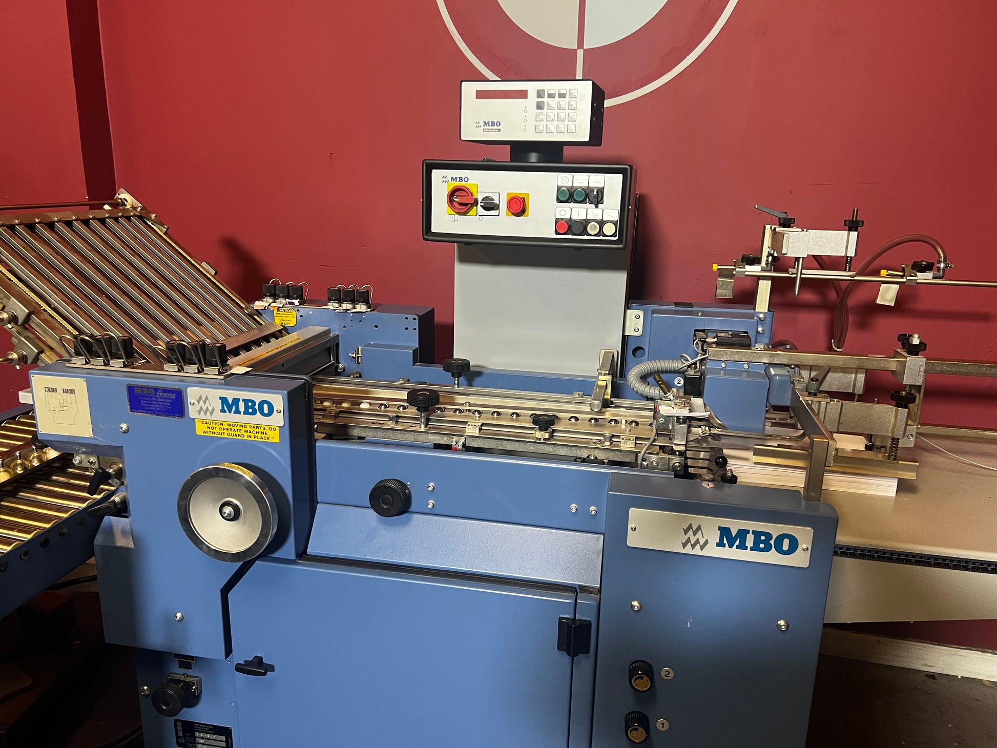 Used MBO B118 Paper Folding Machine with Roll-Away Right Angle – AA&D PressExchange
