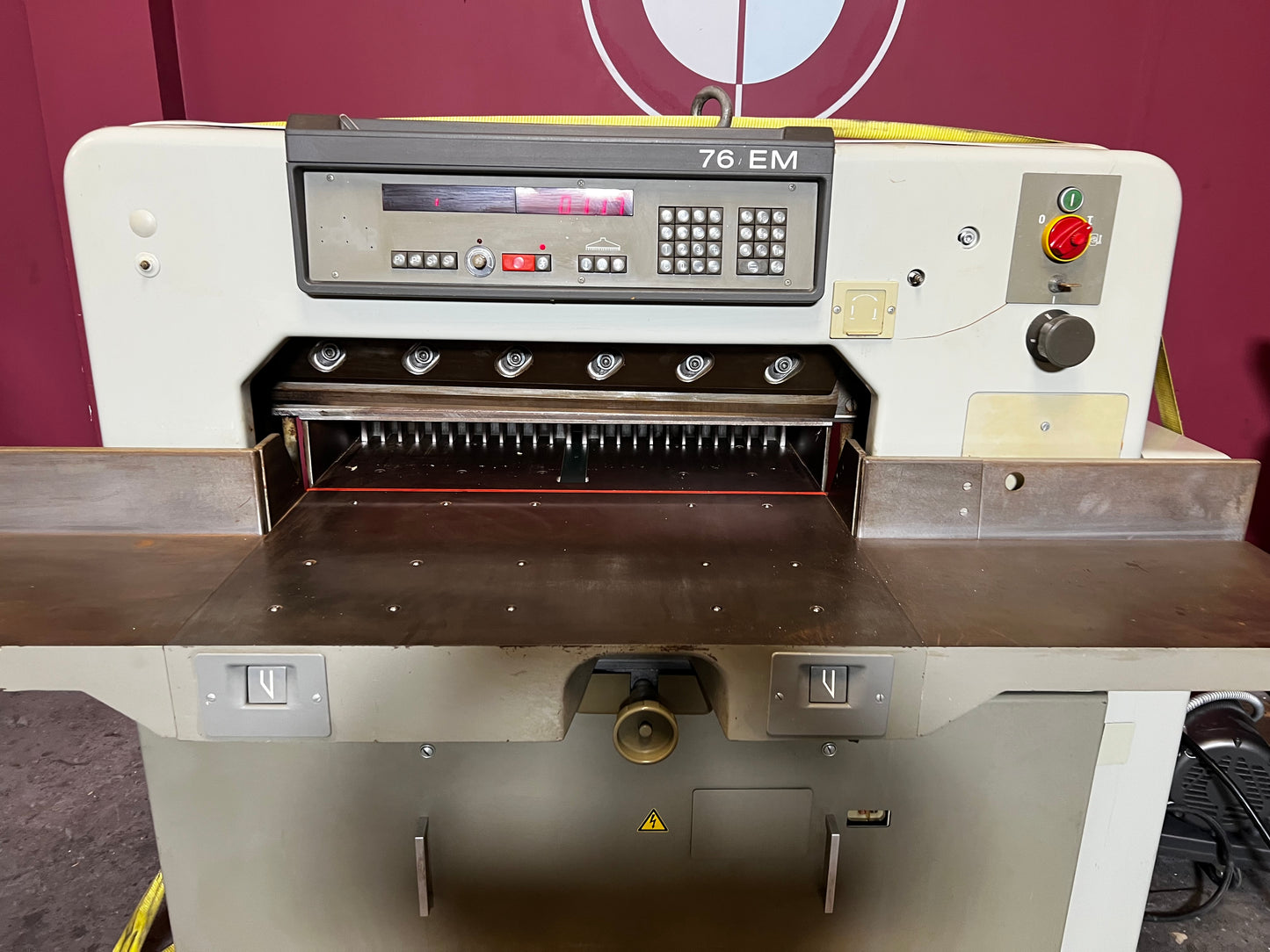 Plockmatic 76em paper cutter