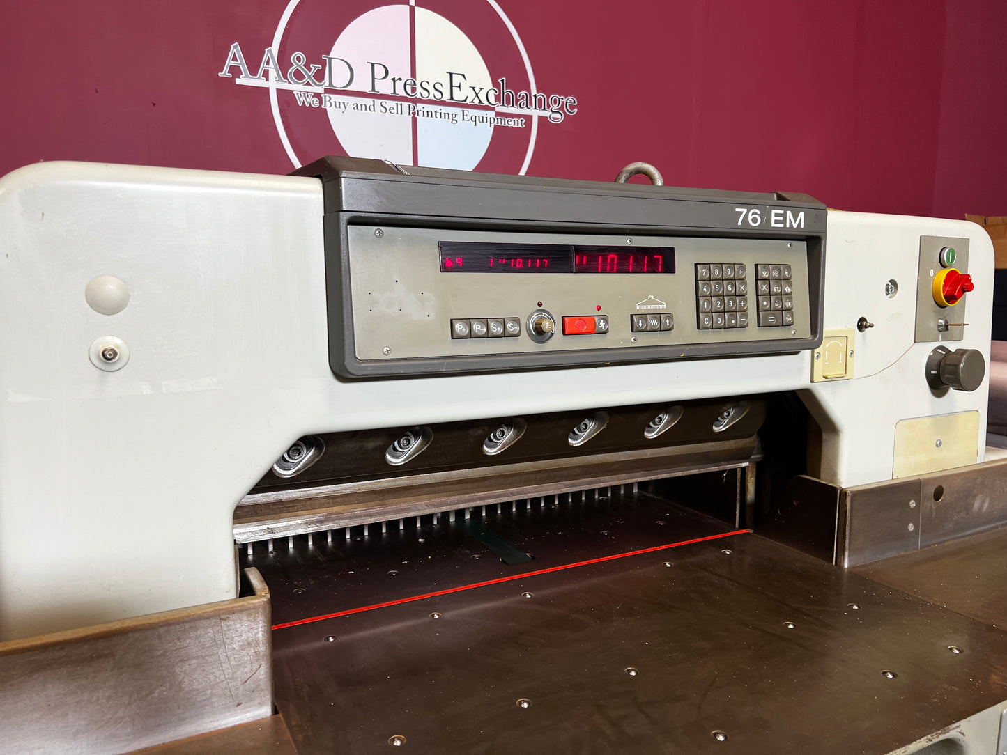 Plockmatic 76em paper cutter