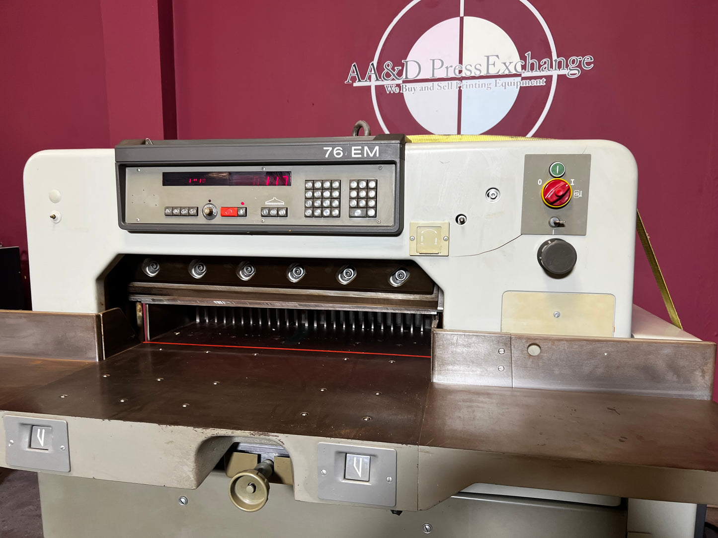 Plockmatic 76em paper cutter