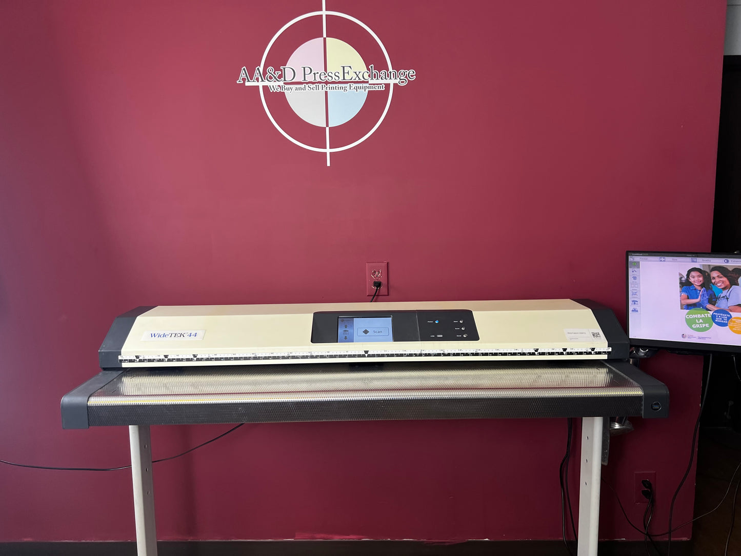 Used Image Access WideTek 44 scanner detail with LED illumination | AA&D PressExchange