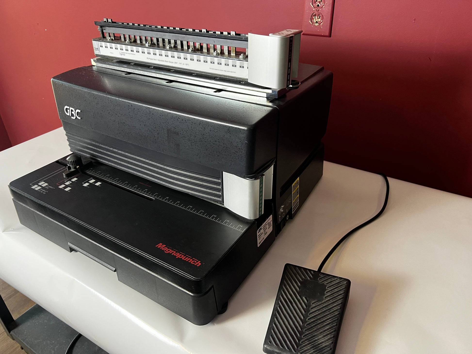 Used GBC Magnapunch 4:1 Die close-up view – AA&D PressExchange