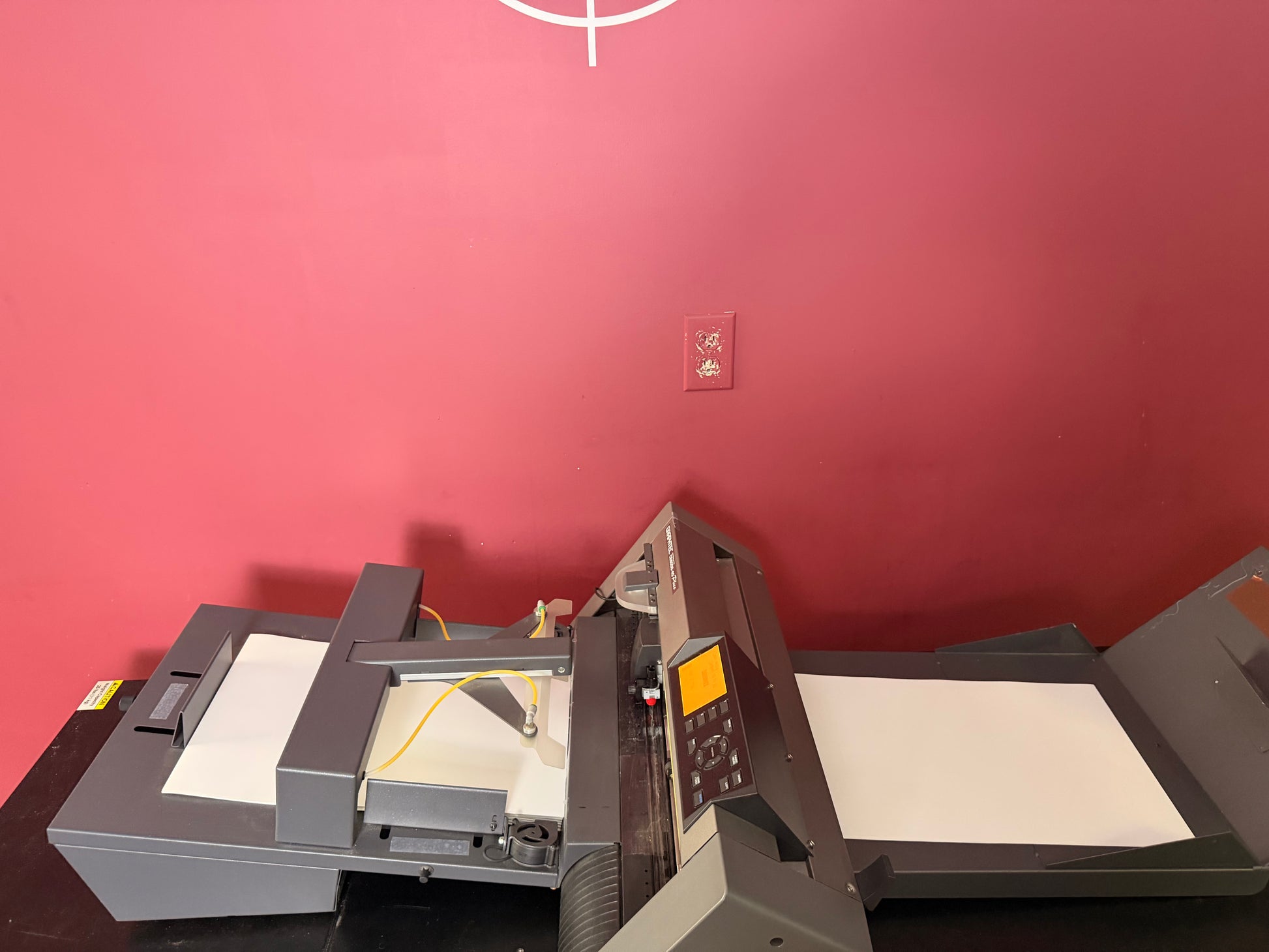 Used Graphtec CE-6000-40 Plus F-Mark Feeder cutting head for precision 0.2 mm accuracy