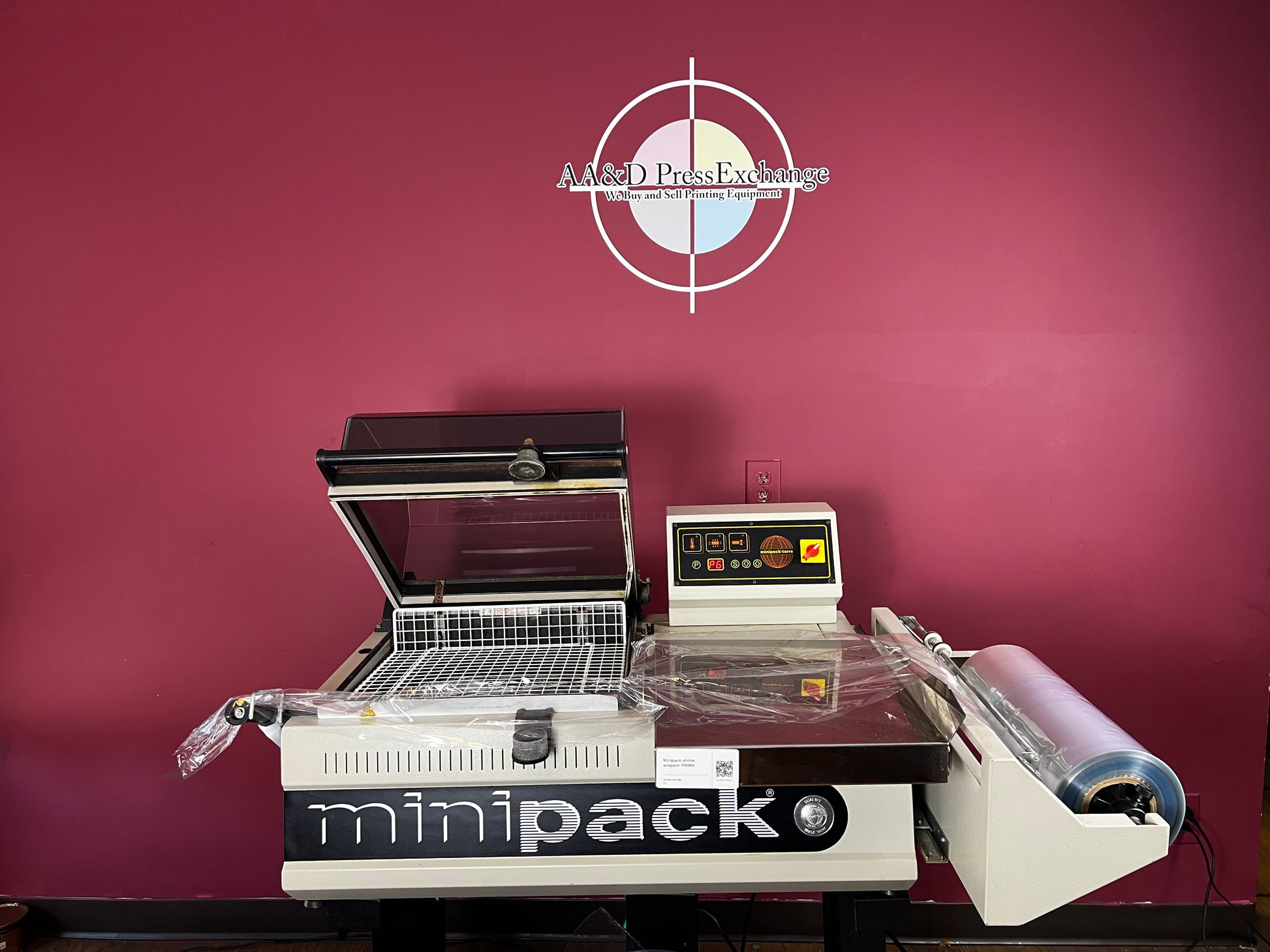 Used Minipack FM-75 Digit shrink wrapper chamber with sealing hood | AA&D PressExchange