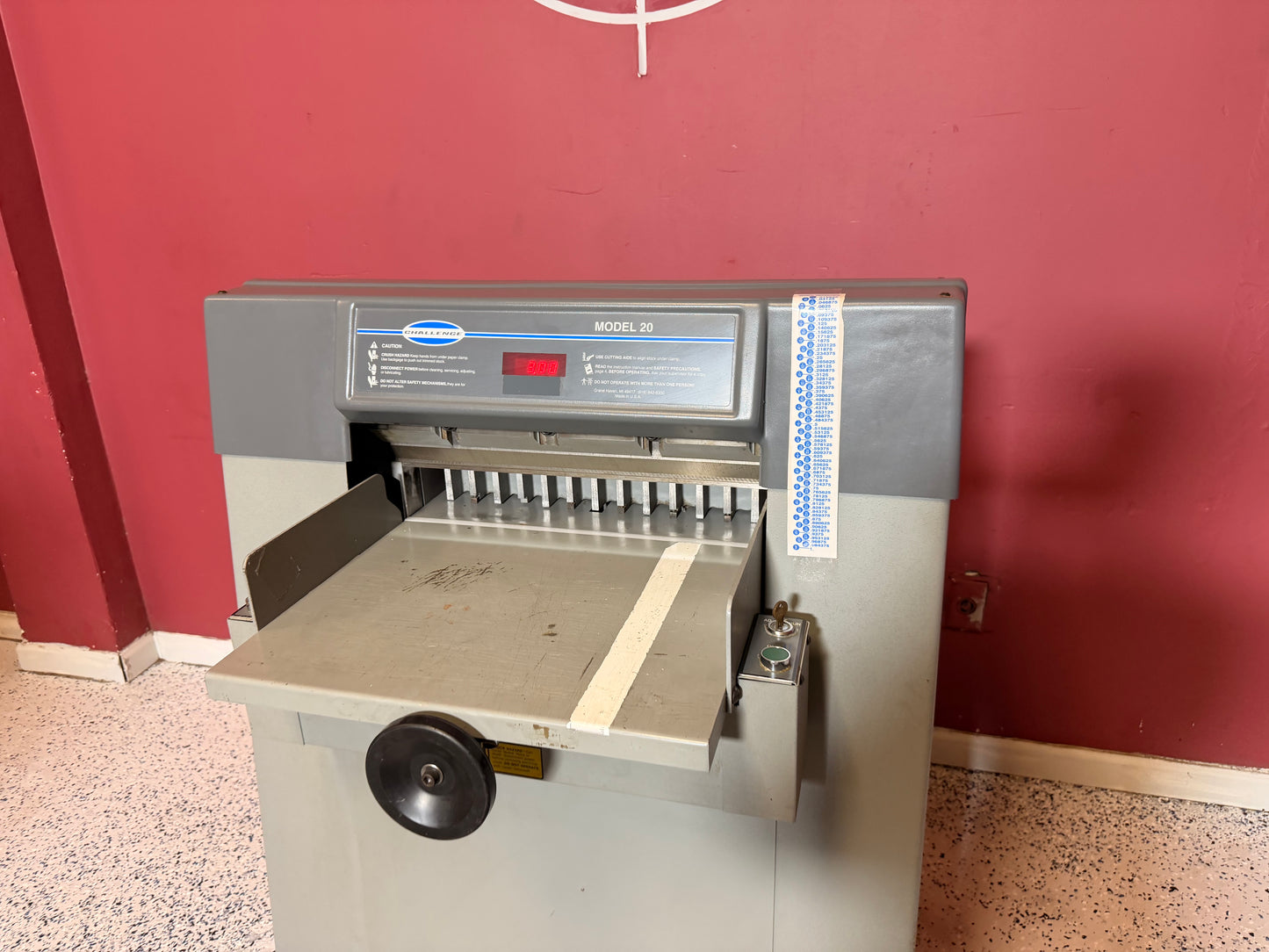 Challenge Model 20 Hydrualic Paper Cutter