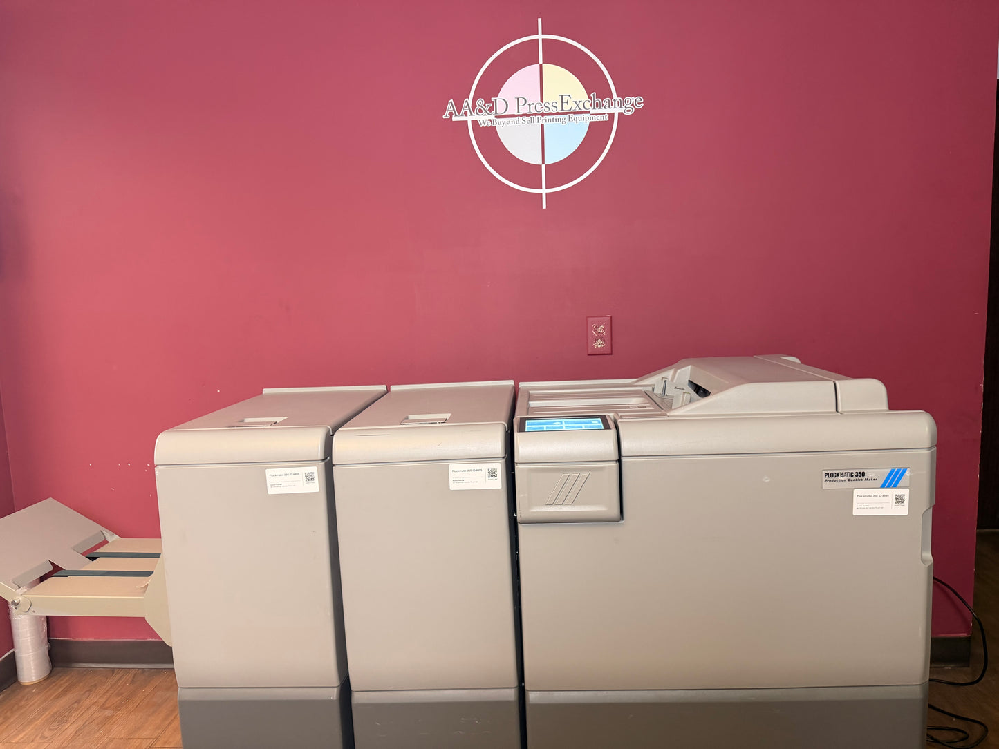 208k Meter Warranty! Plockmatic 350 Stitch/Fold/Square Back/Trim !Video!