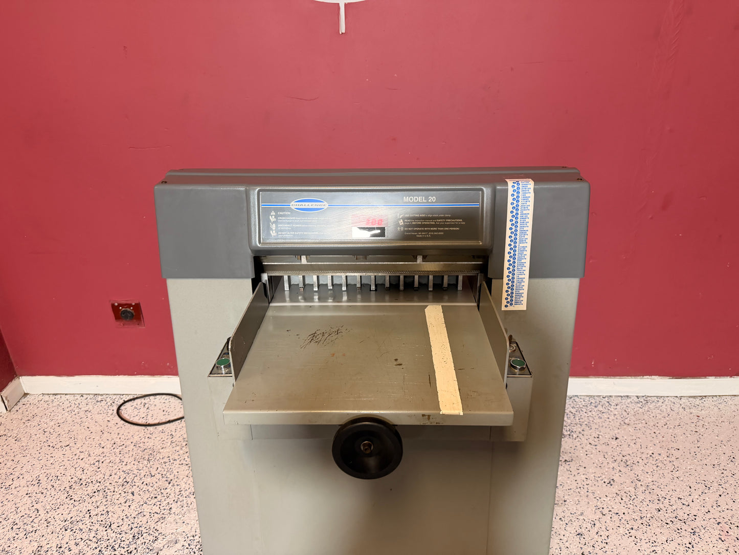 Challenge Model 20 Hydrualic Paper Cutter