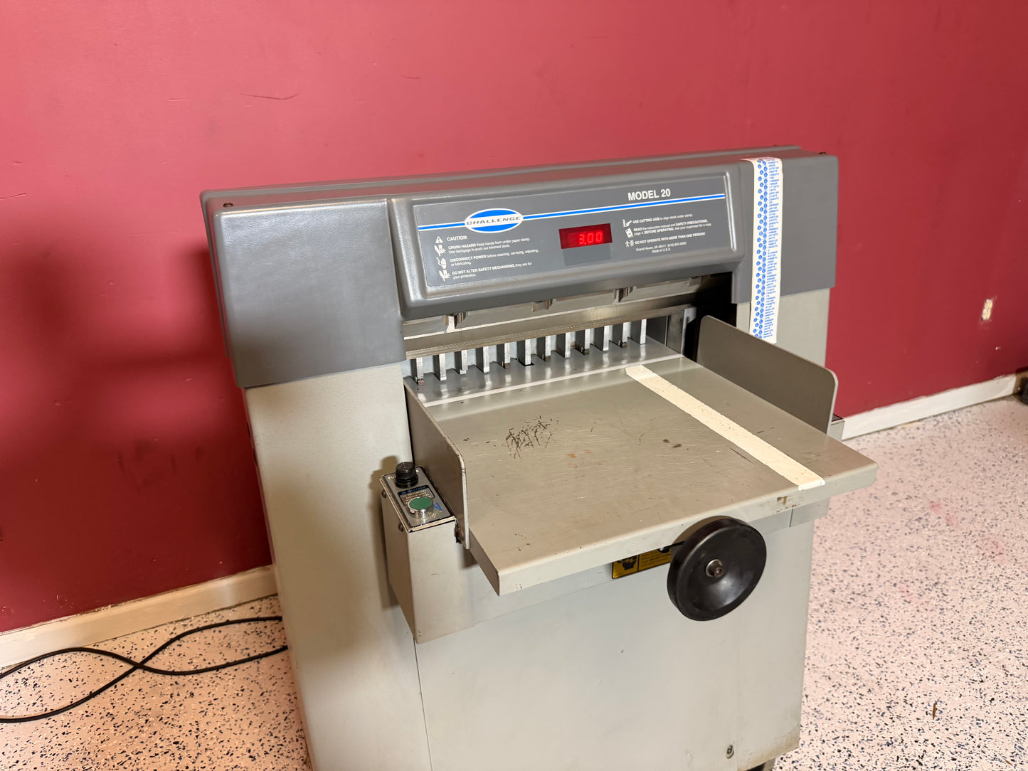 Challenge Model 20 Hydrualic Paper Cutter