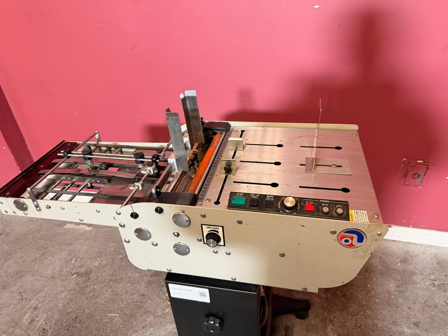 Astro envelope feeder