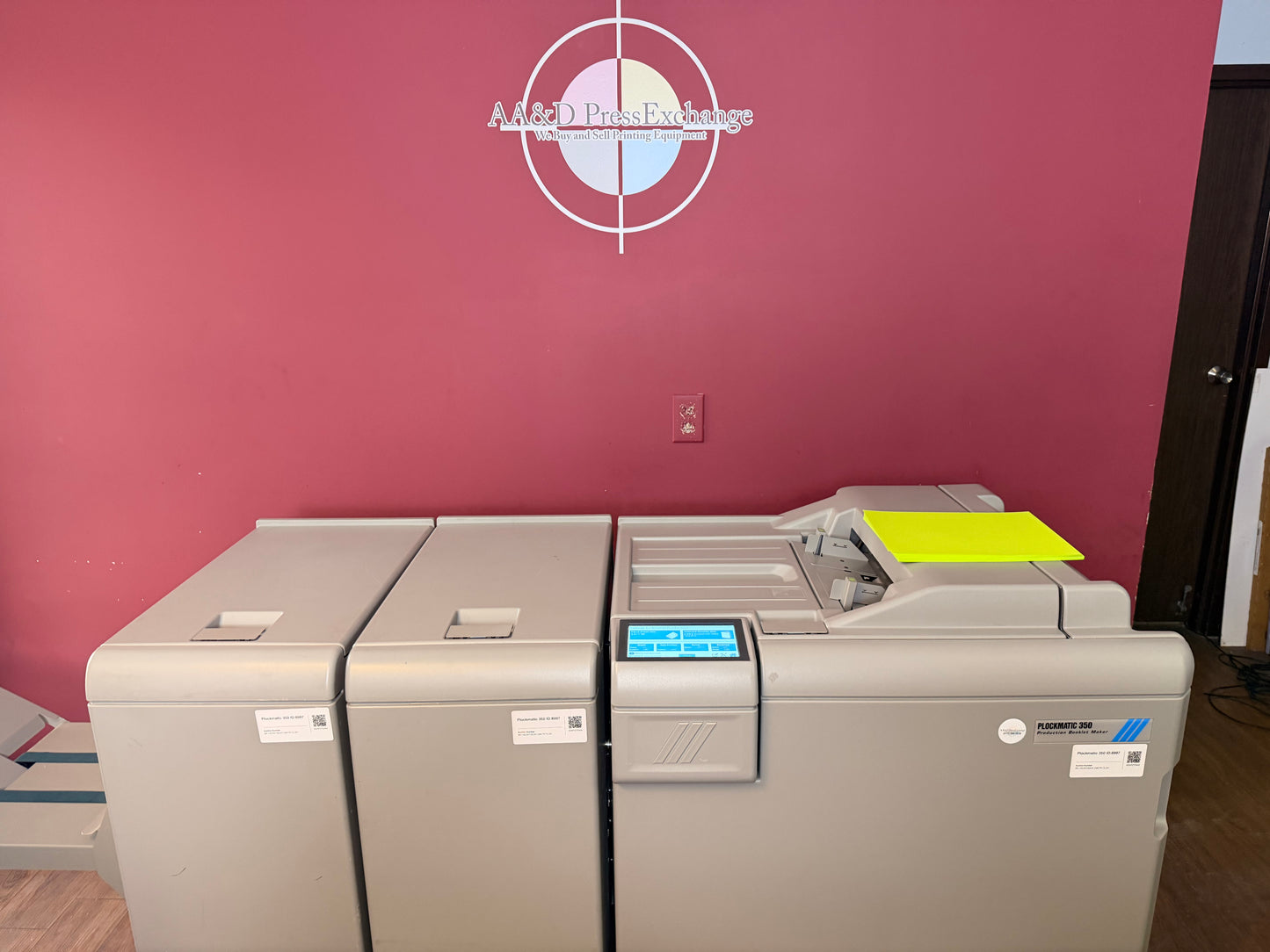 143k Meter Warranty! Plockmatic 350 Stitch/Fold/Square Back/Trim !Video!