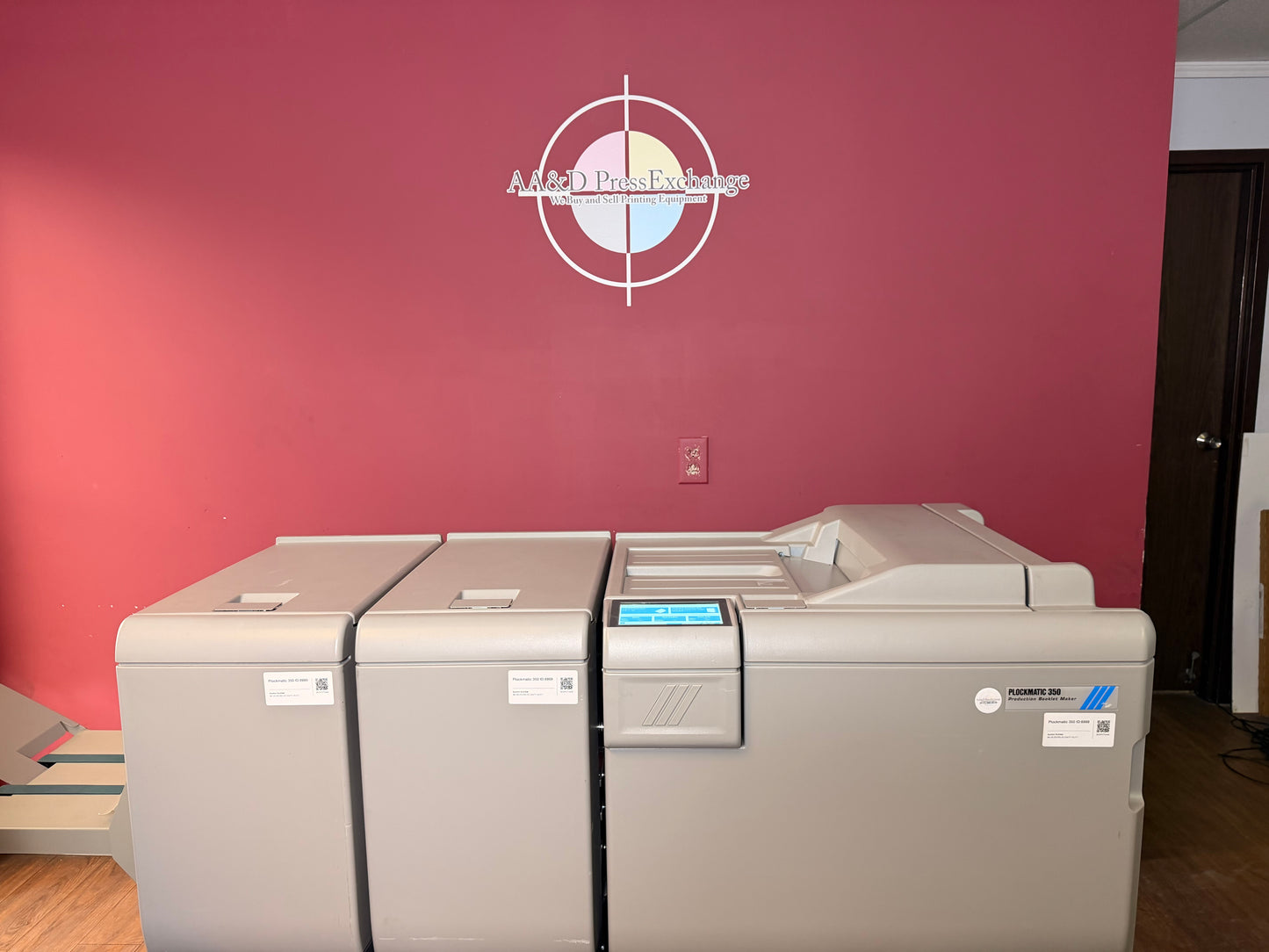 26k Meter Warranty! Plockmatic 350 Stitch/Fold/Square Back/Trim !Video!