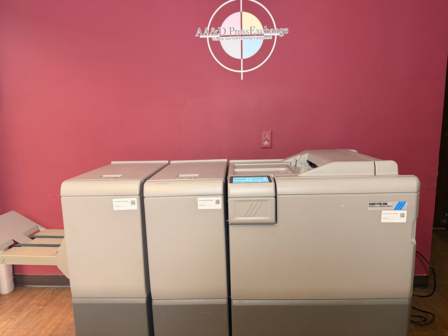 208k Meter Warranty! Plockmatic 350 Stitch/Fold/Square Back/Trim !Video!