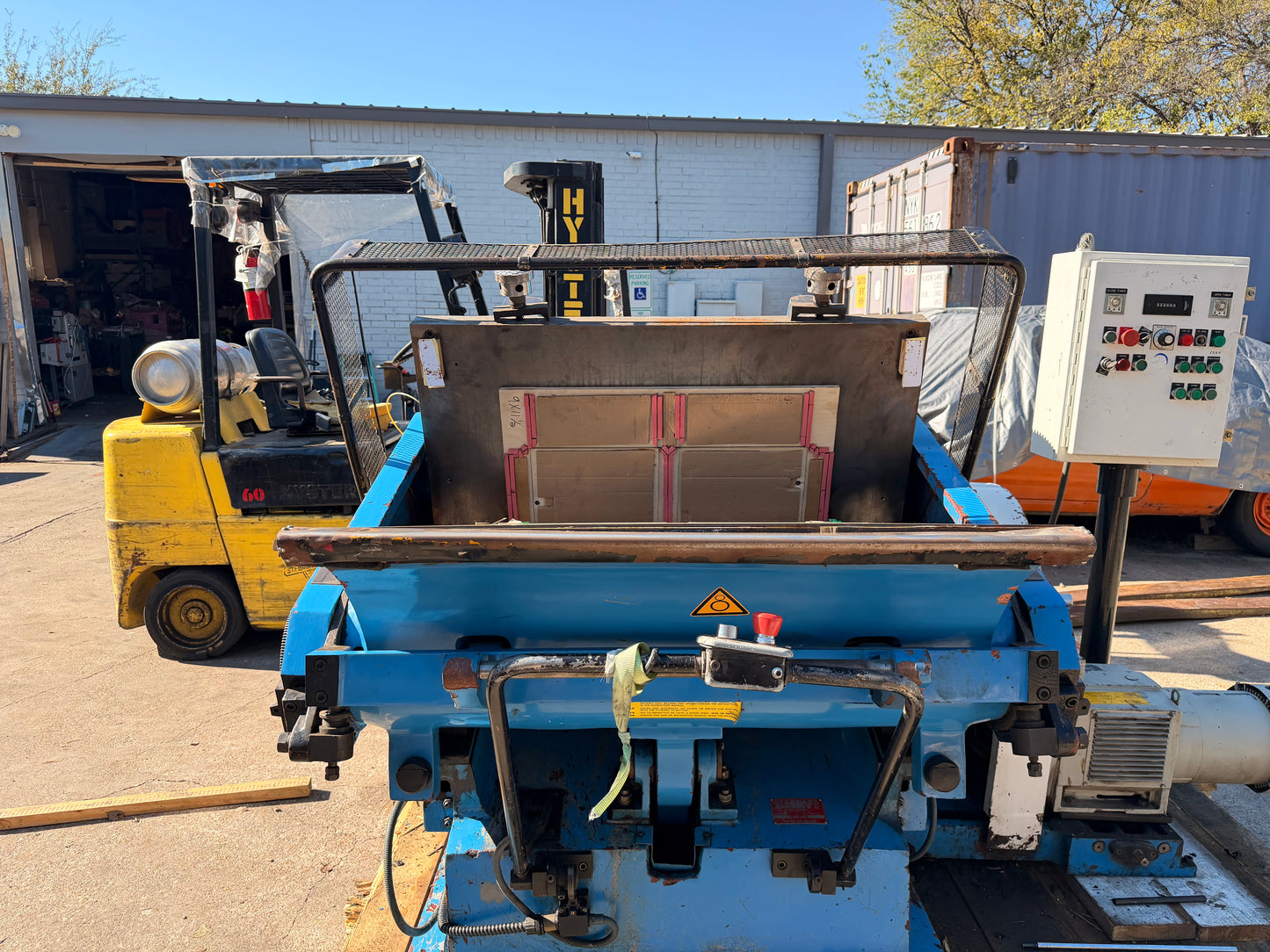 Used Standard Paper Box 29x42 clamshell die cutter showing cutting platen – AA&D PressExchange