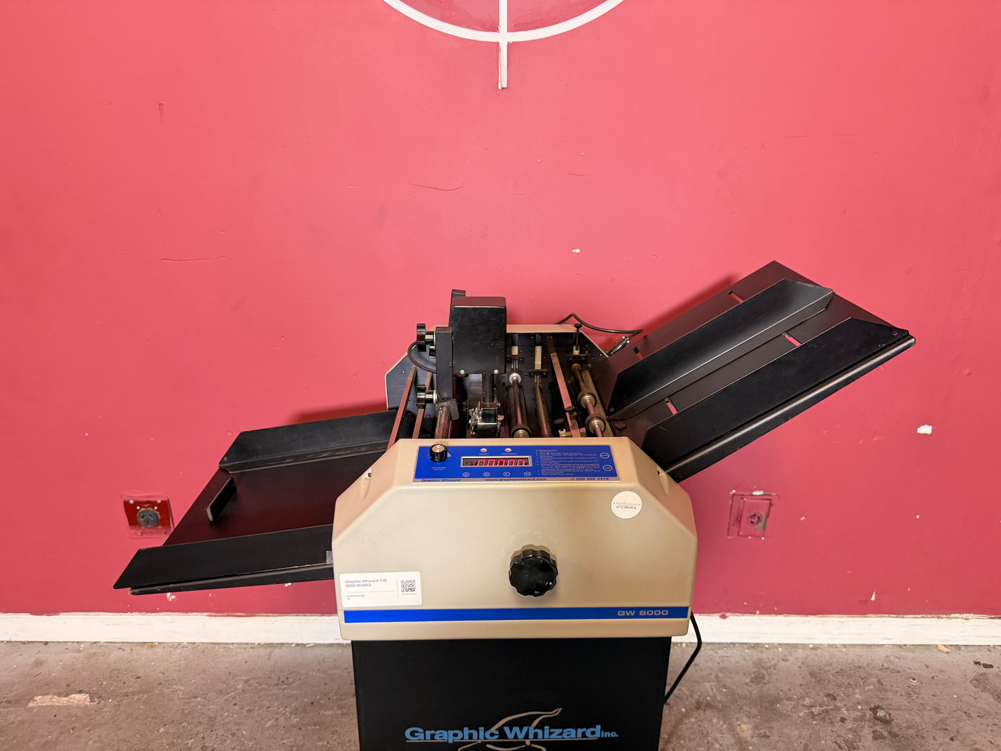 Used Graphic Whizard GW6000 machine showing scoring and slitting mechanisms – AA&D PressExchange