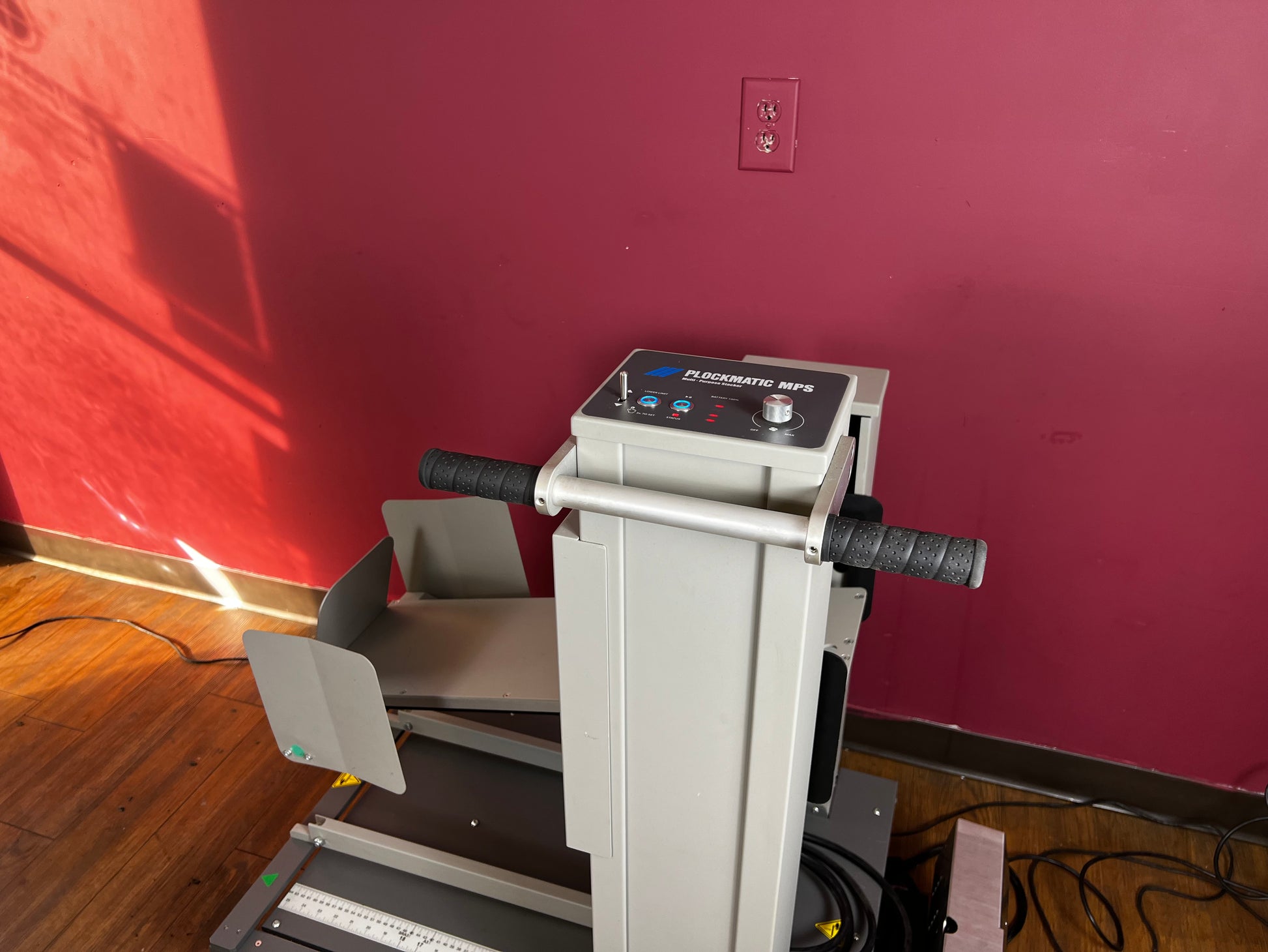 Used Plockmatic MPS Multi-Purpose Stacker showing long-sheet stacking capability – AA&D PressExchange