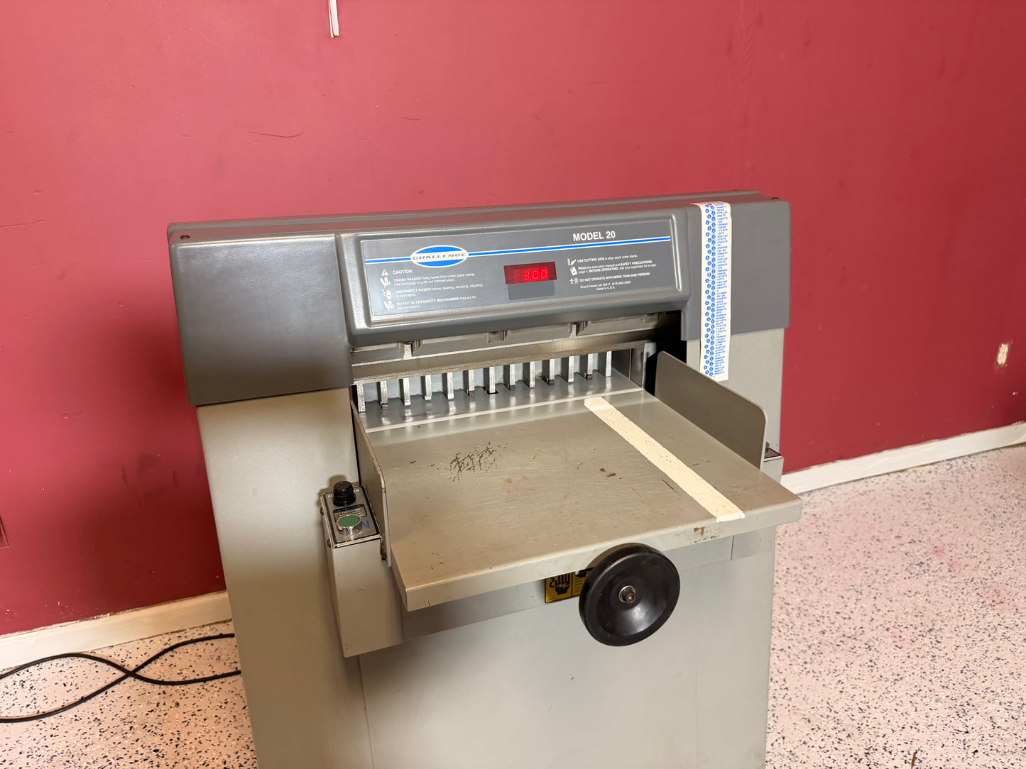Challenge Model 20 Hydrualic Paper Cutter