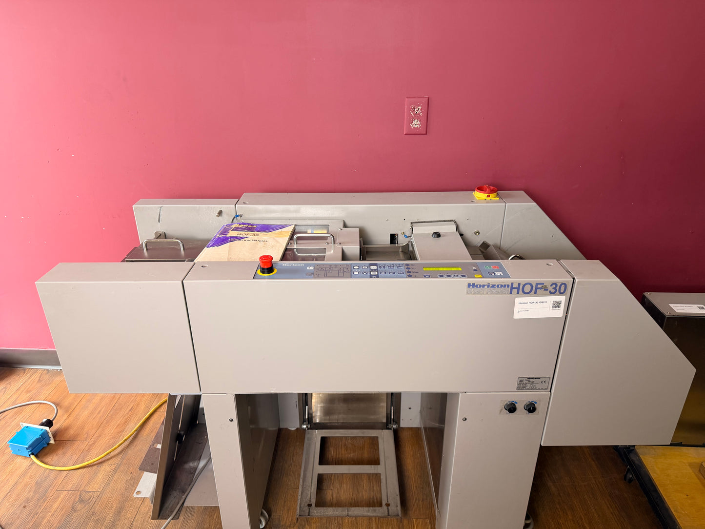 Used Horizon HOF-30 High Speed Off-Line Feeder paper pile tray with 450mm stack capacity