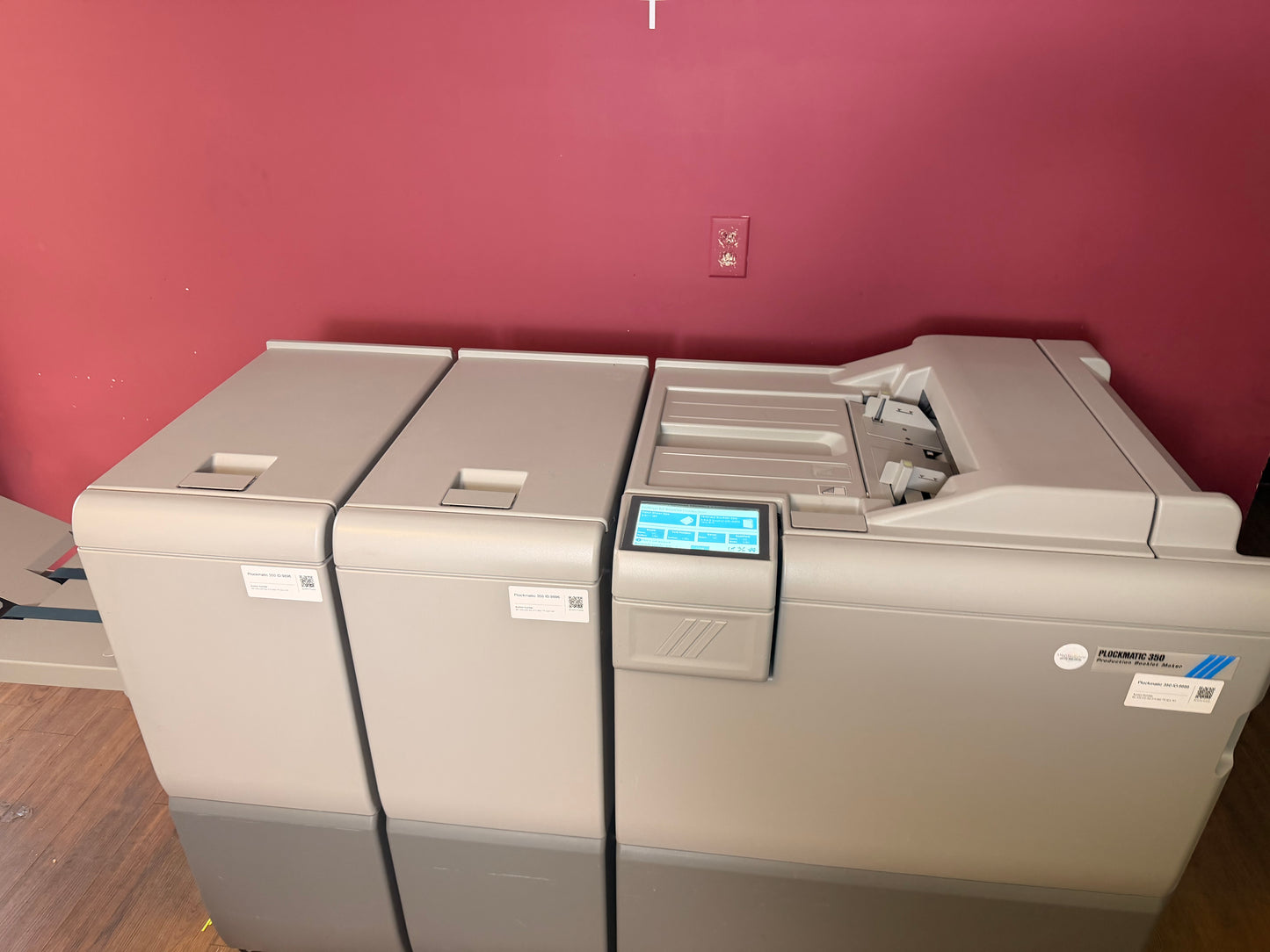 340k Meter Warranty! Plockmatic 350 Stitch/Fold/Square Back/Trim !Video!