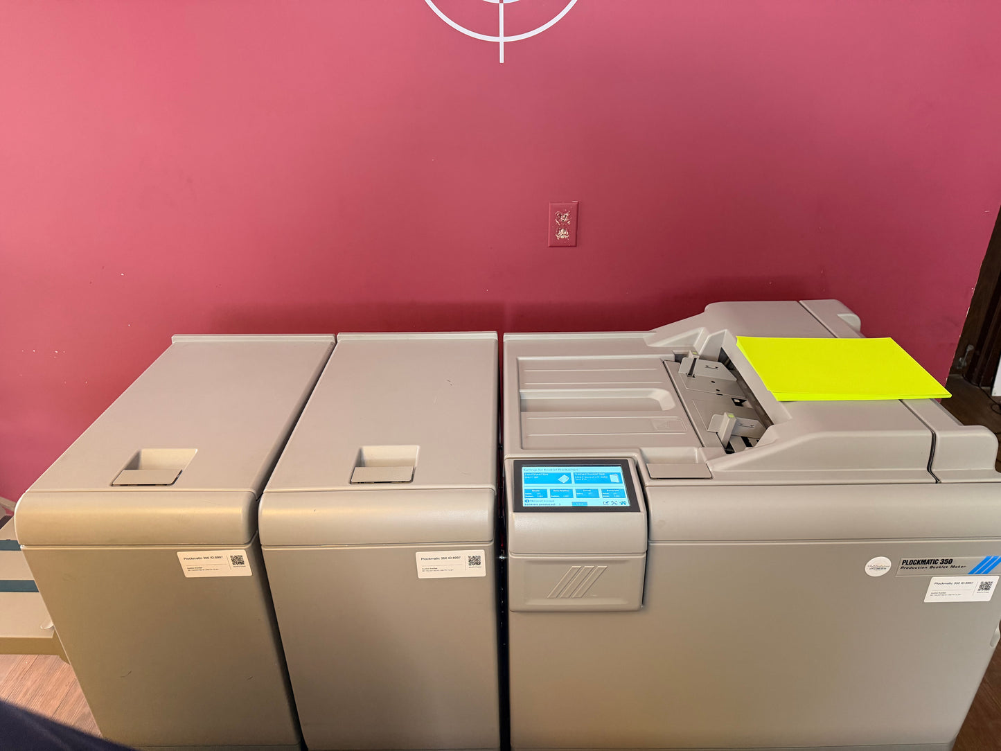 143k Meter Warranty! Plockmatic 350 Stitch/Fold/Square Back/Trim !Video!