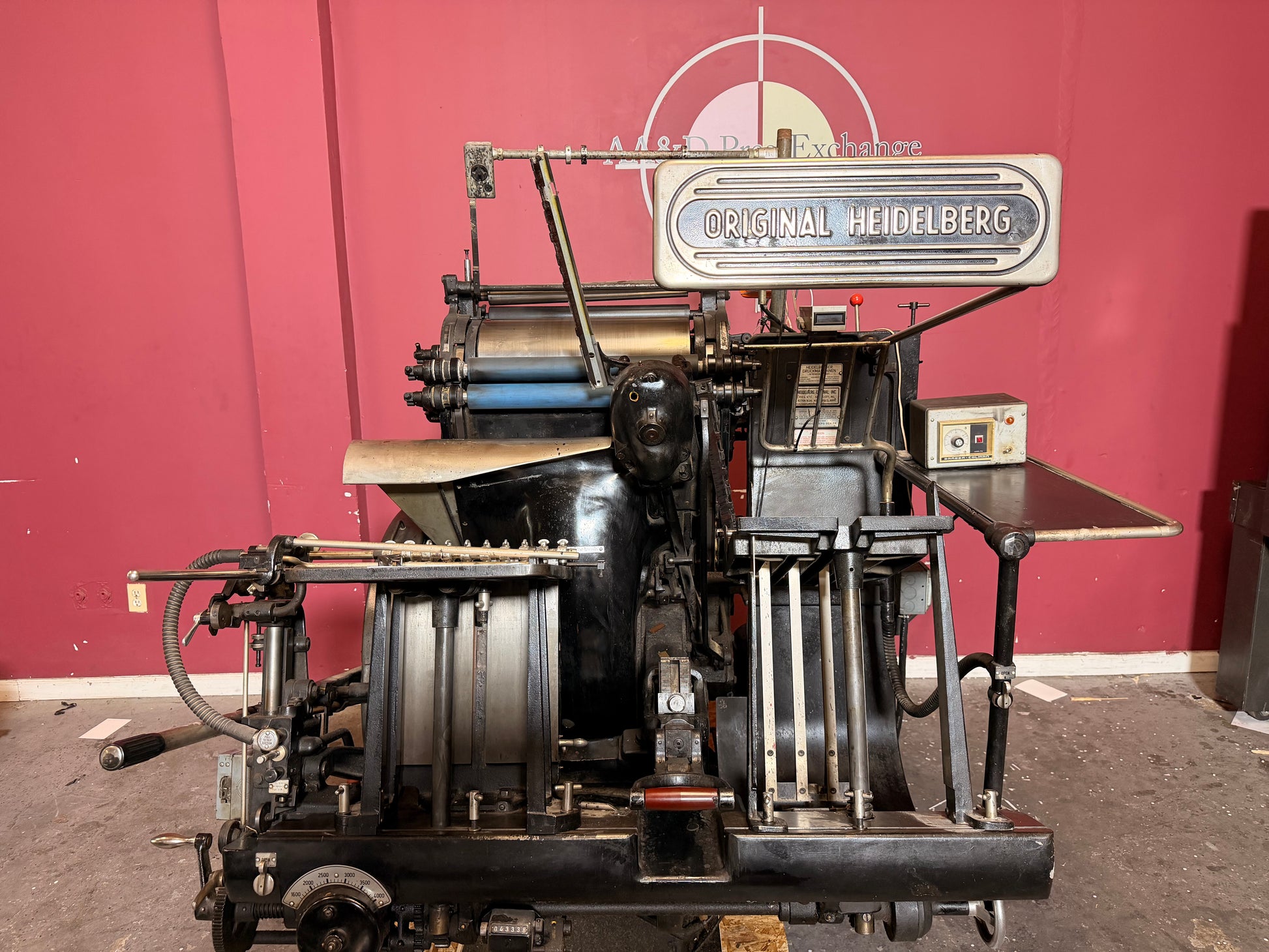 Used Heidelberg Windmill Letterpress 13x18 with Foil Stamping close up of platen and impression area
