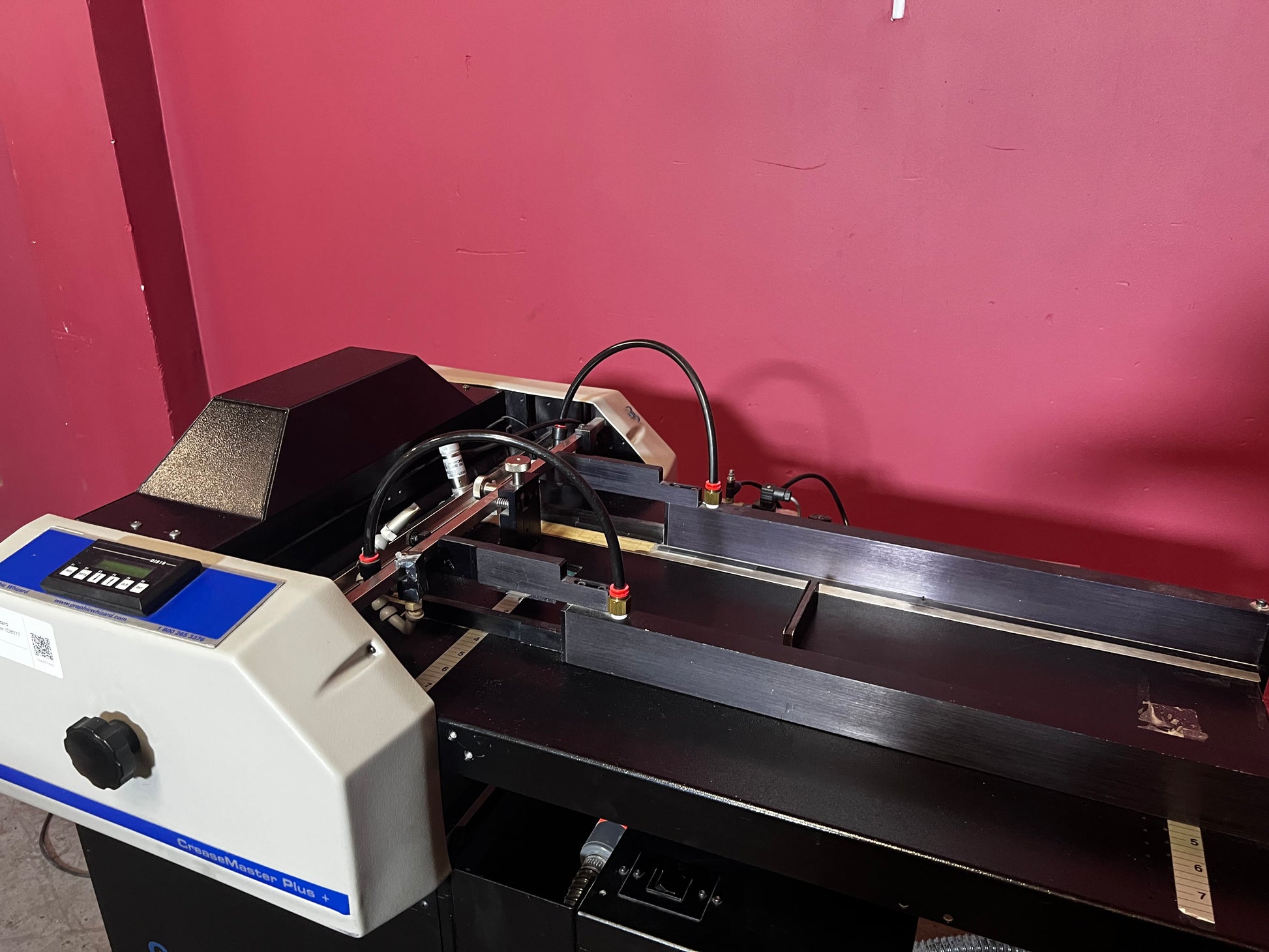 Used Graphic Whizard Creasemaster Plus creasing machine angled view – AA&D PressExchange