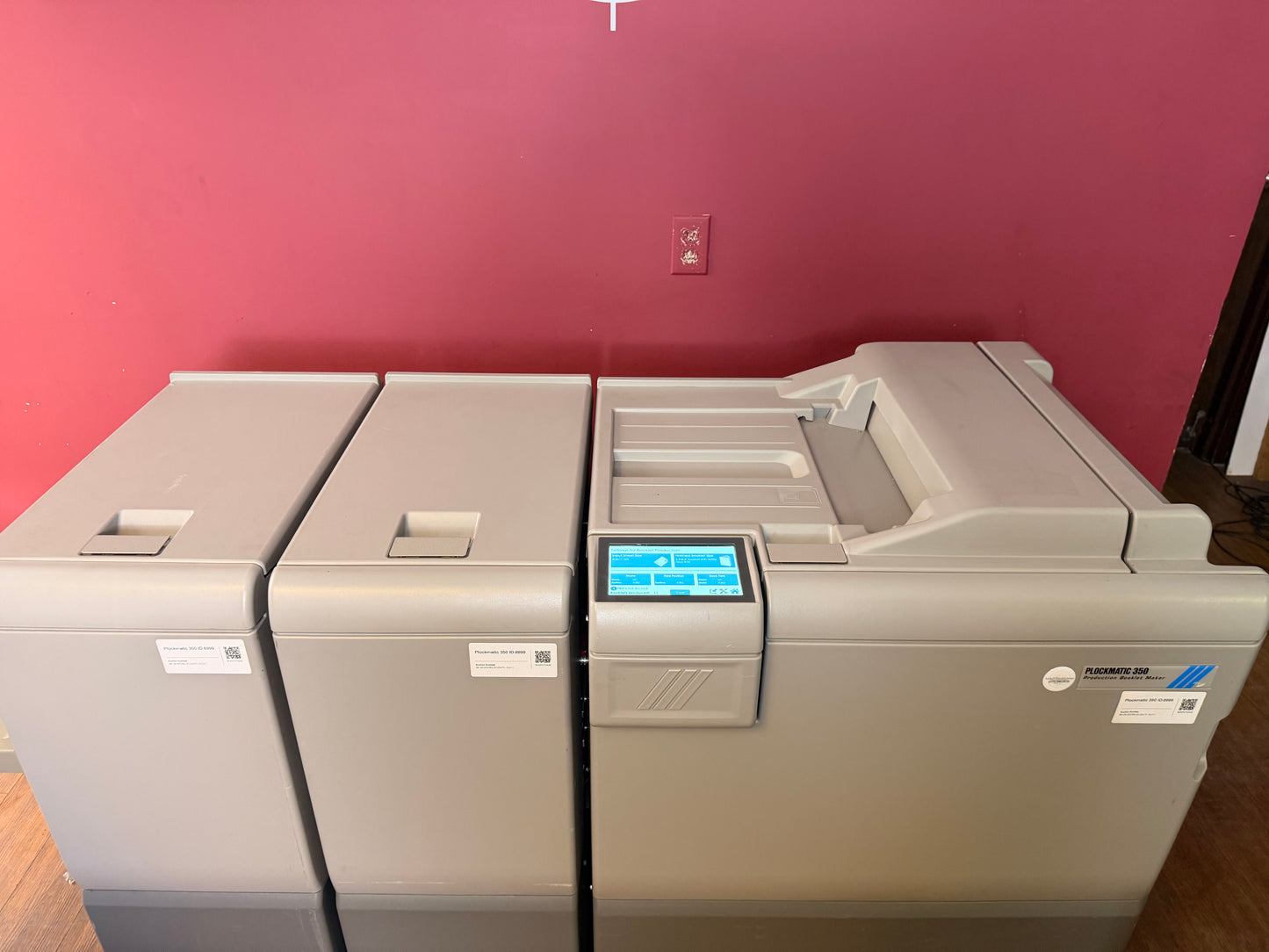 26k Meter Warranty! Plockmatic 350 Stitch/Fold/Square Back/Trim !Video!