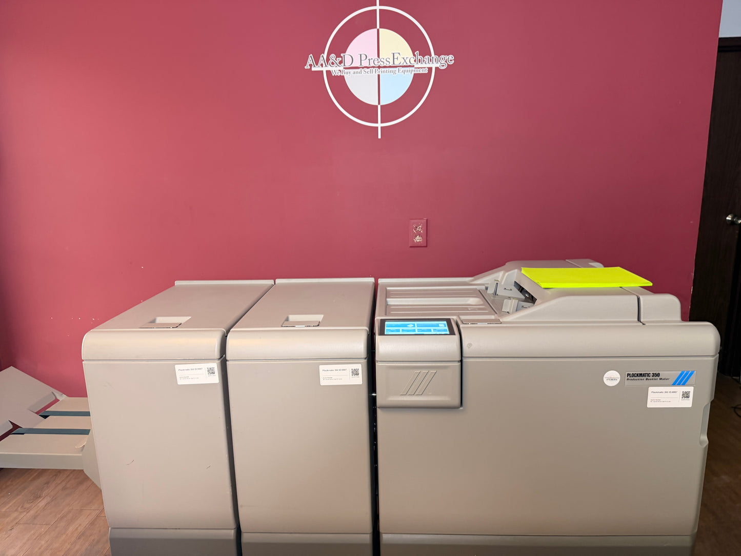 143k Meter Warranty! Plockmatic 350 Stitch/Fold/Square Back/Trim !Video!