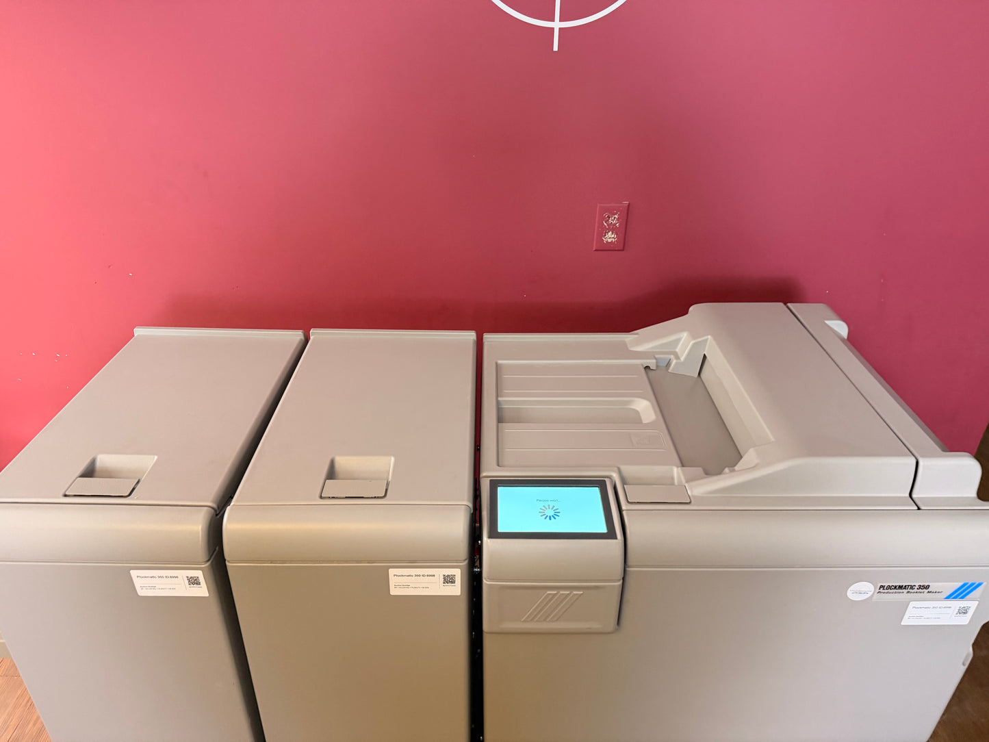 179k Meter Warranty! Plockmatic 350 Stitch/Fold/Square Back/Trim !Video!