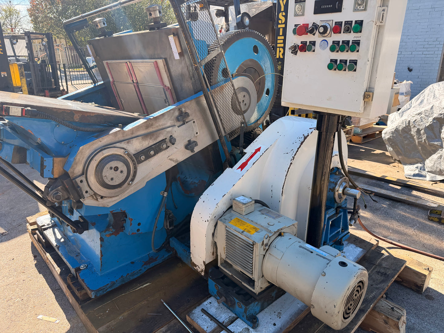 Used Standard Paper Box 29x42 industrial clamshell die cutter – AA&D PressExchange