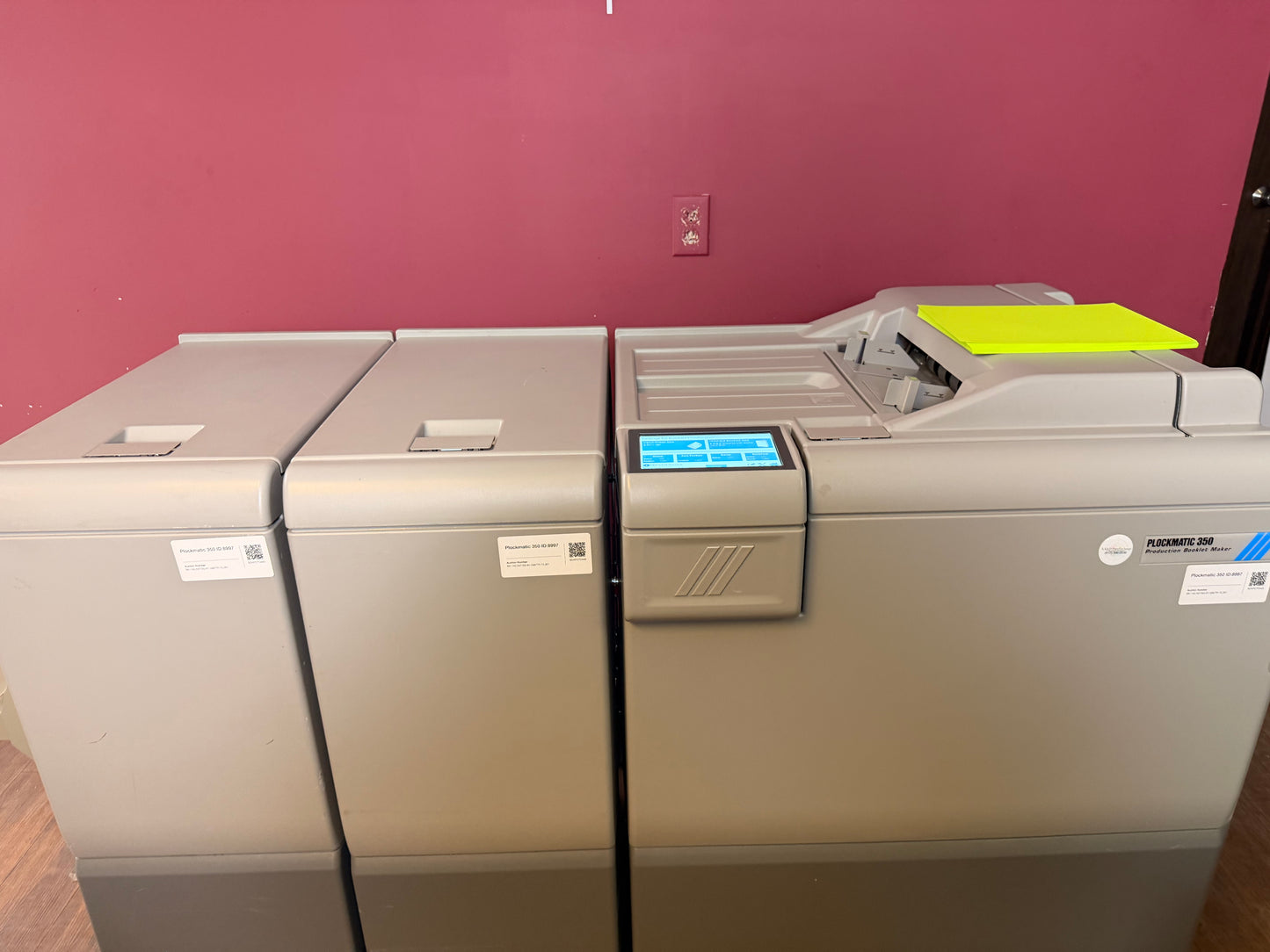 143k Meter Warranty! Plockmatic 350 Stitch/Fold/Square Back/Trim !Video!