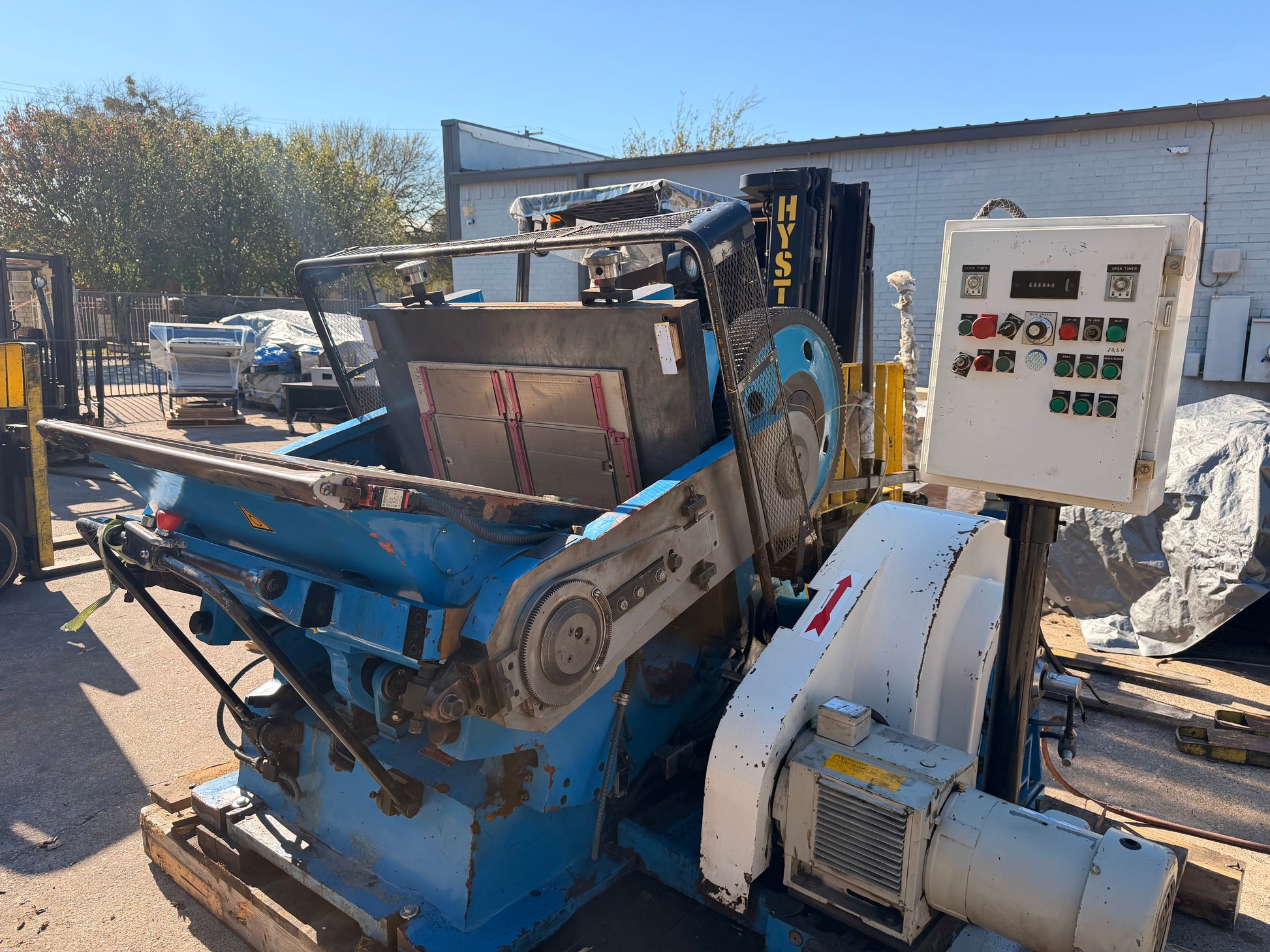 Used AA&D PressExchange clamshell platen die cutter for paperboard and cartons