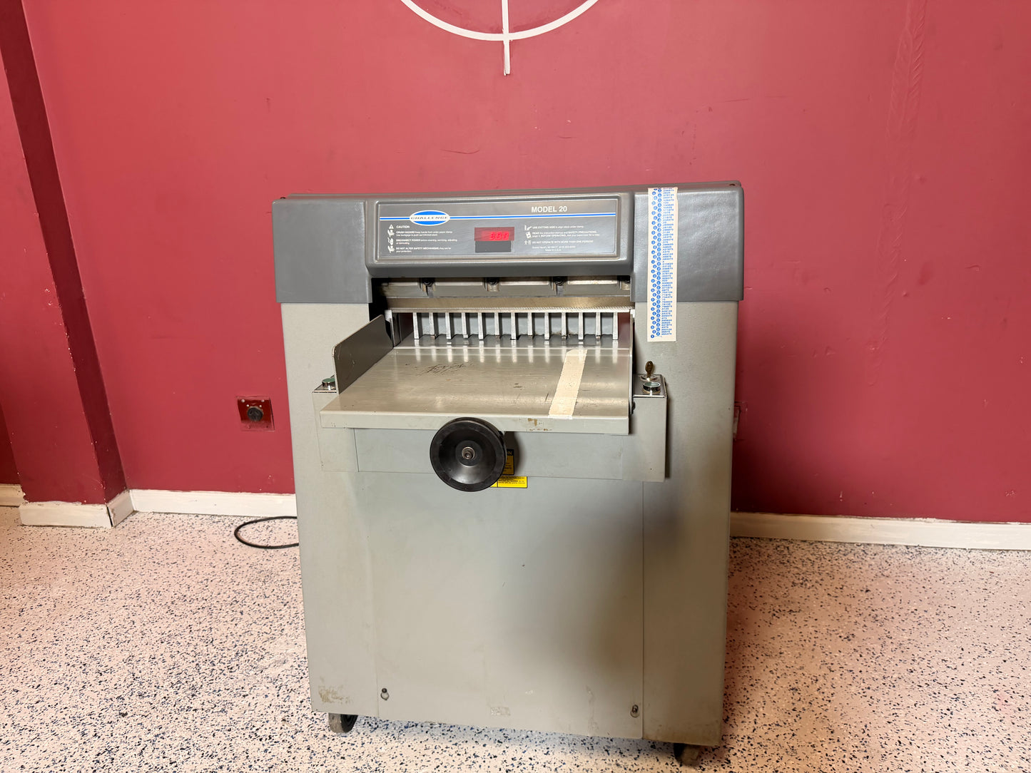 Challenge Model 20 Hydrualic Paper Cutter