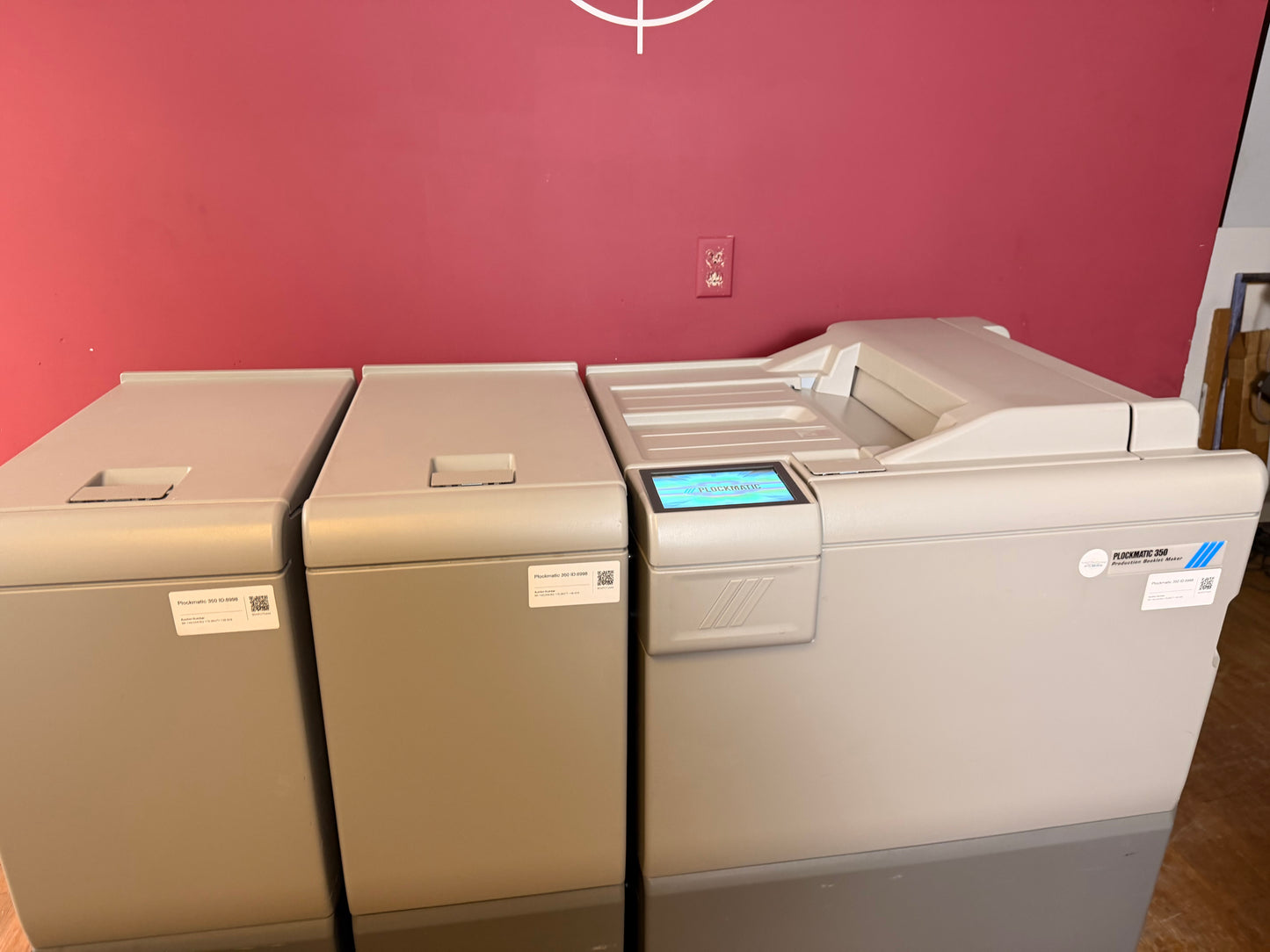 179k Meter Warranty! Plockmatic 350 Stitch/Fold/Square Back/Trim !Video!