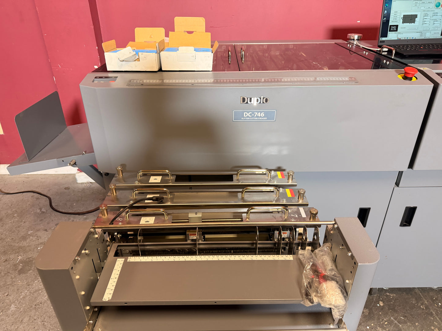 Used Duplo DC-746 Slitter Cutter Creaser greeting card slitting and creasing output