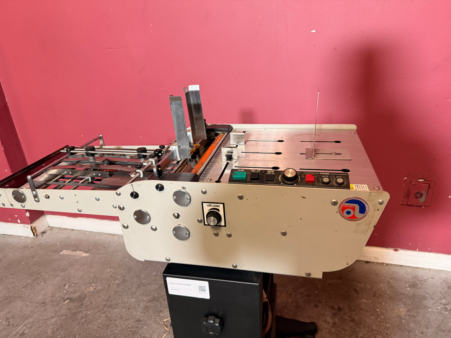 Astro envelope feeder