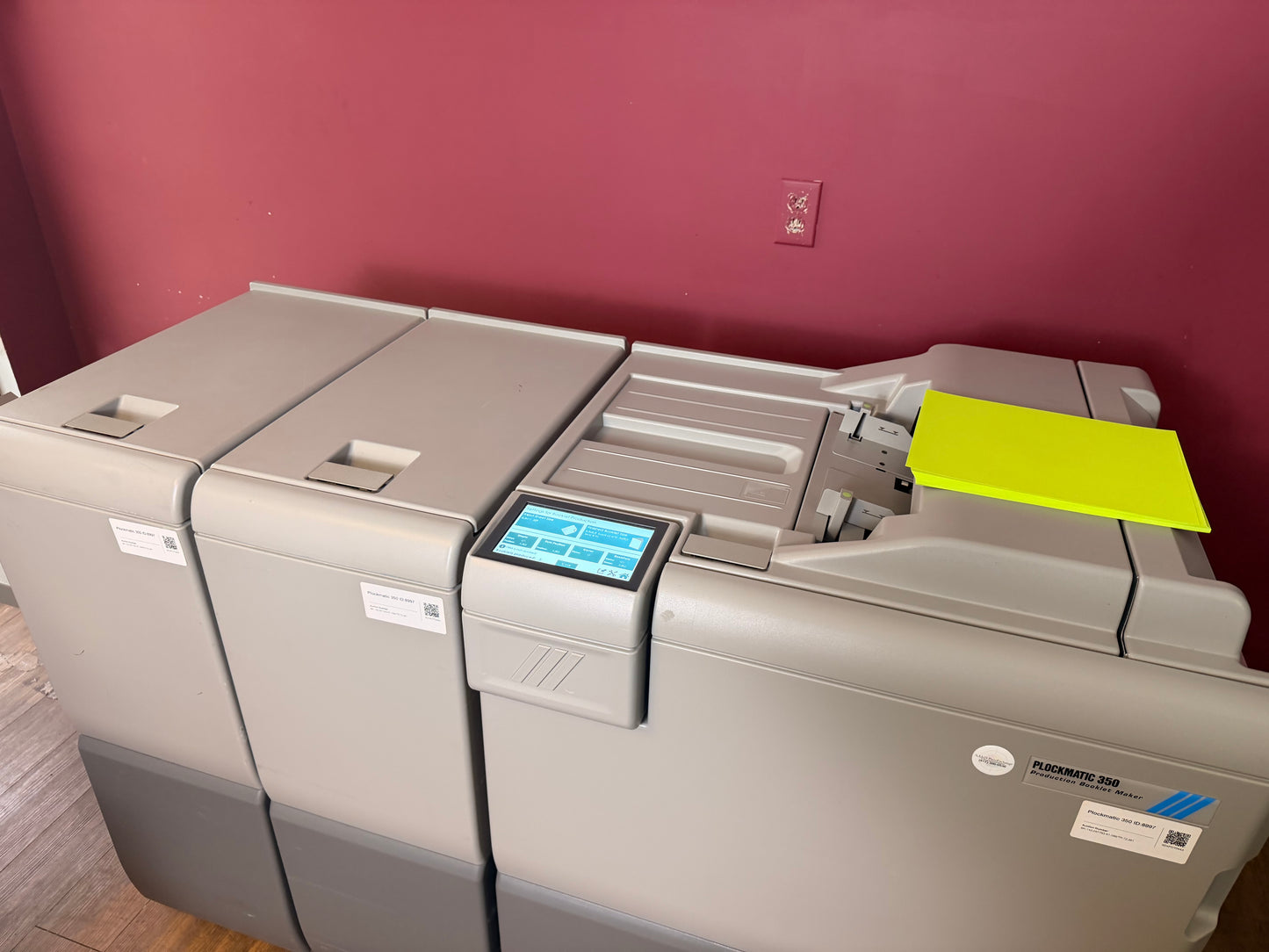 143k Meter Warranty! Plockmatic 350 Stitch/Fold/Square Back/Trim !Video!