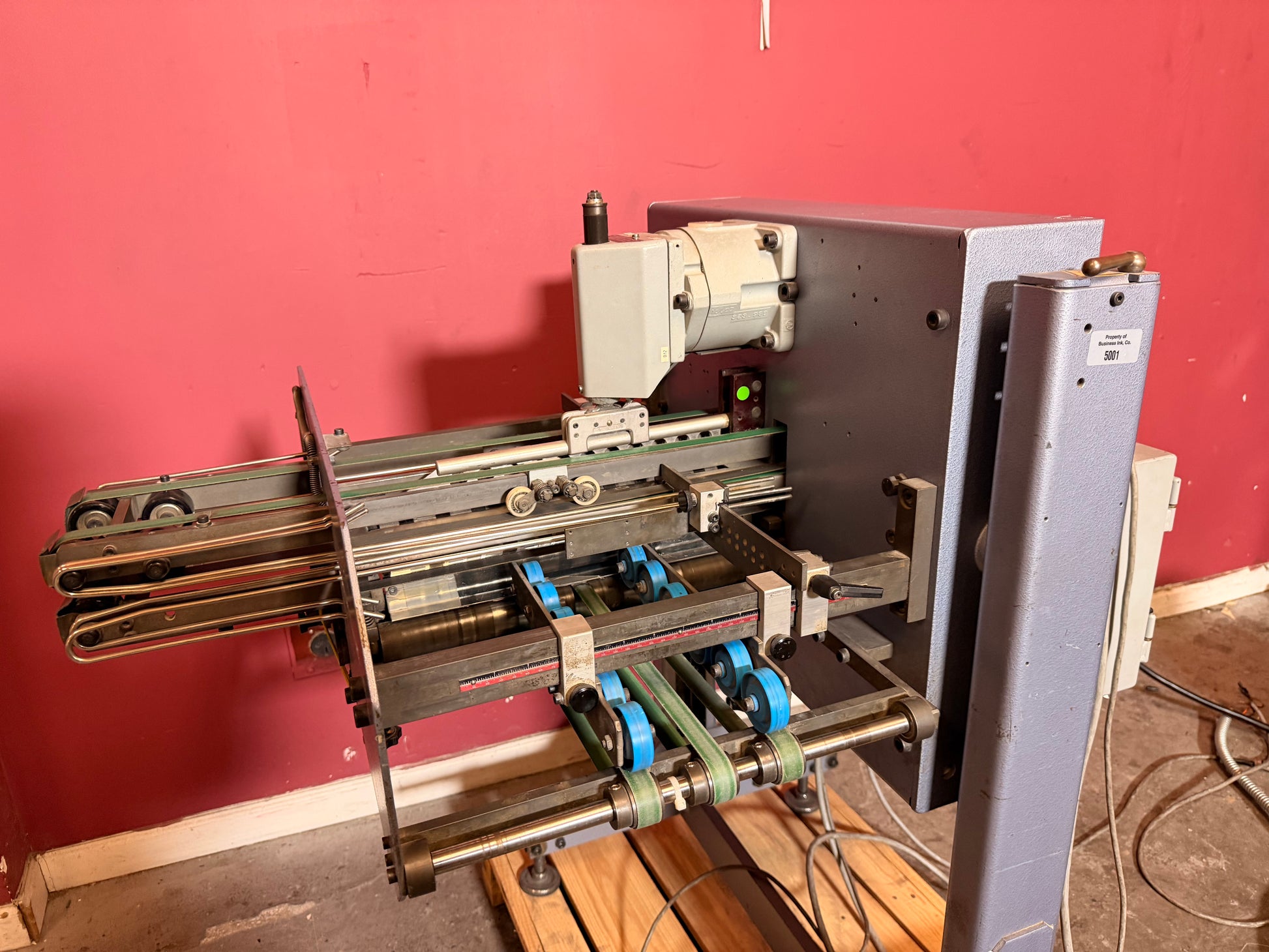 Used Heidelberg Stahlfolder VFZ 52.D four directional knife folding system close view