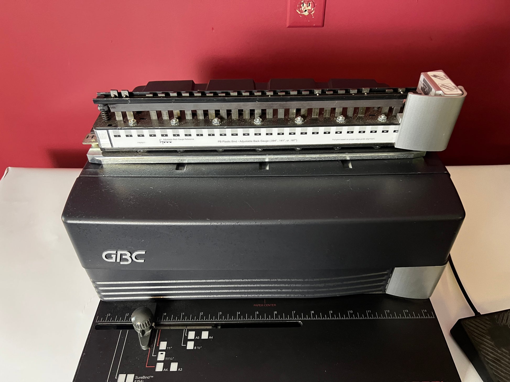 Used GBC Magnapunch heavy-duty binding punch with 4:1 Die – AA&D PressExchange