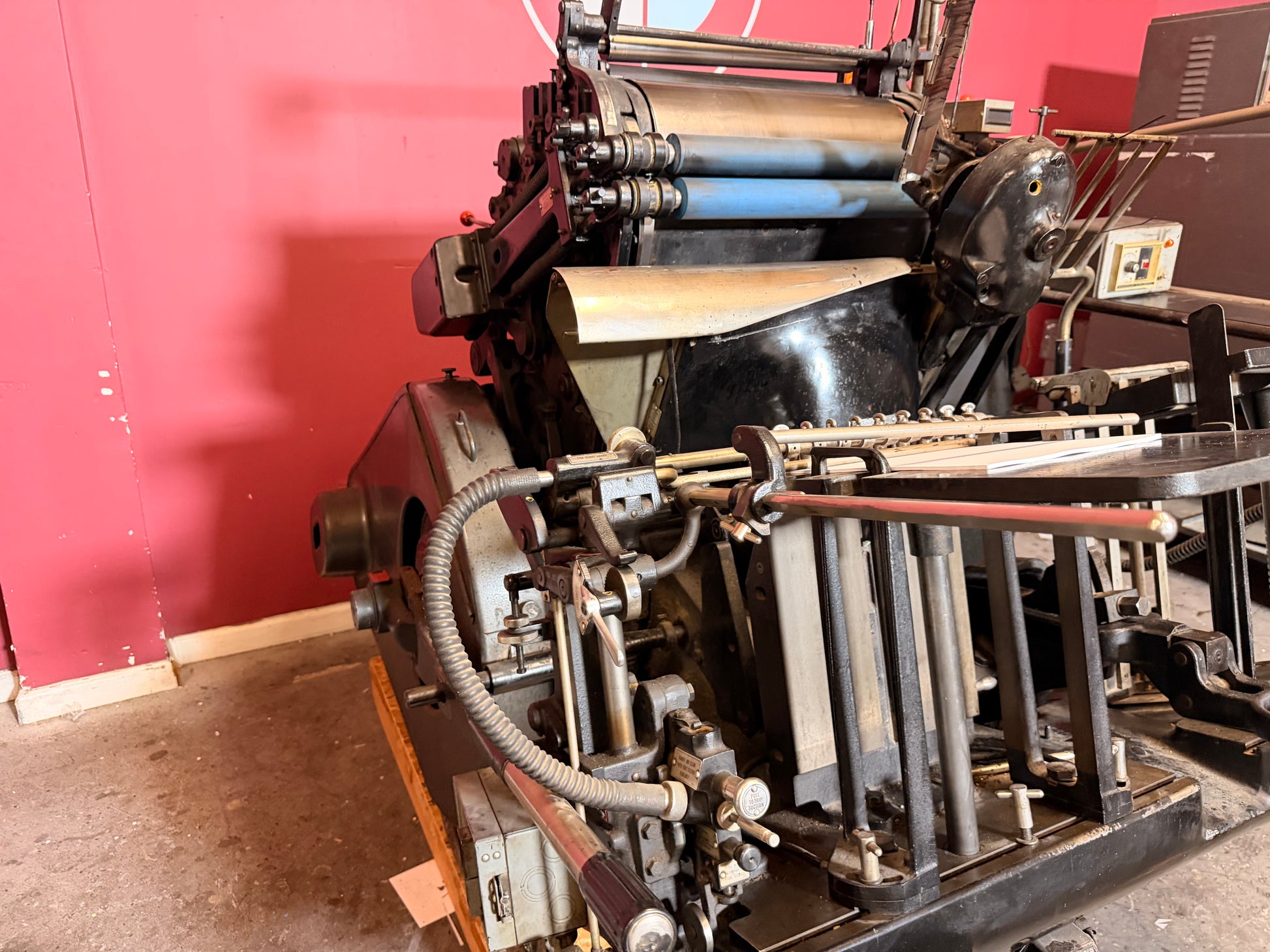 Used Heidelberg Windmill Letterpress 13x18 with Foil Stamping front view platen press