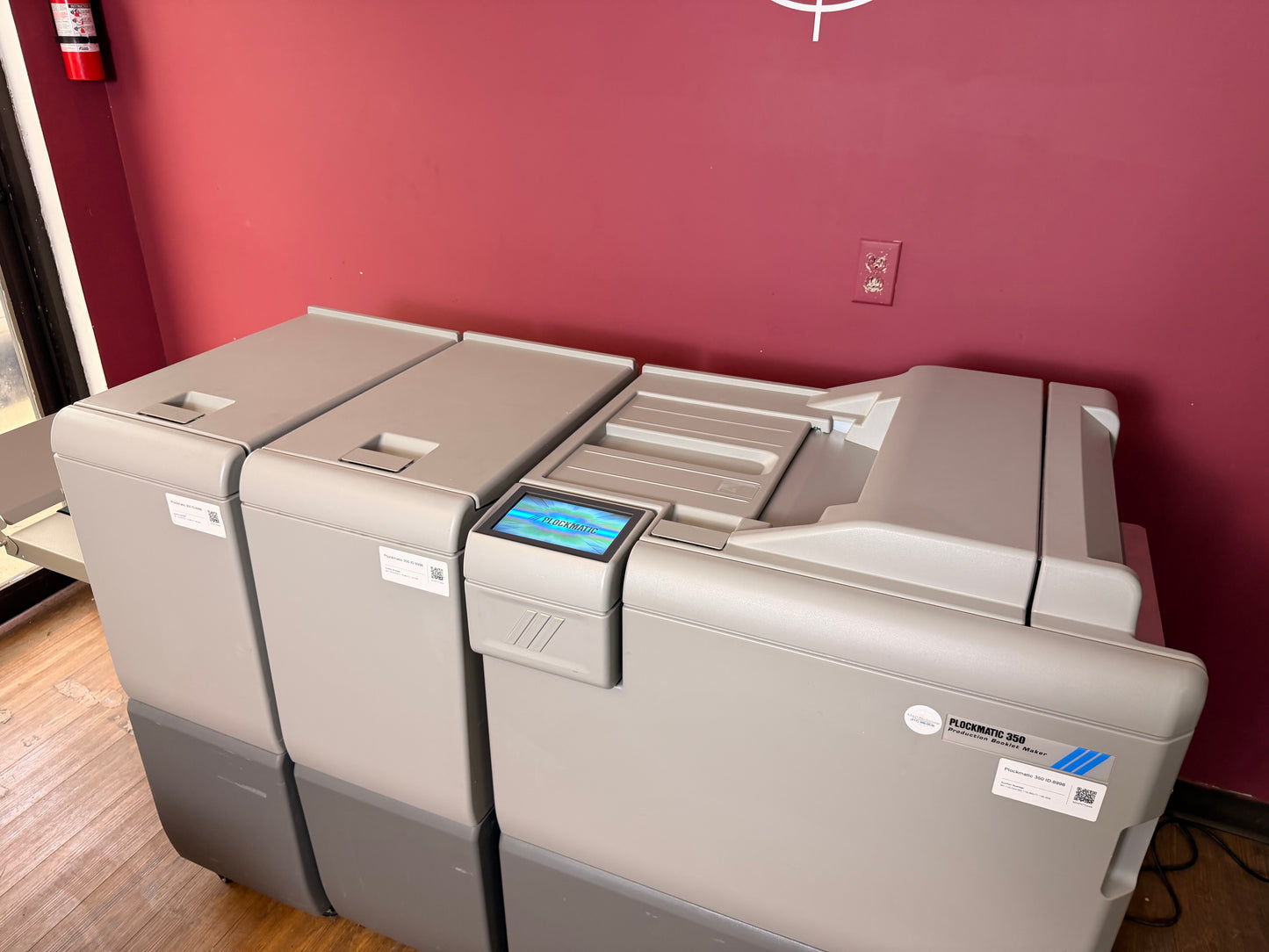 179k Meter Warranty! Plockmatic 350 Stitch/Fold/Square Back/Trim !Video!