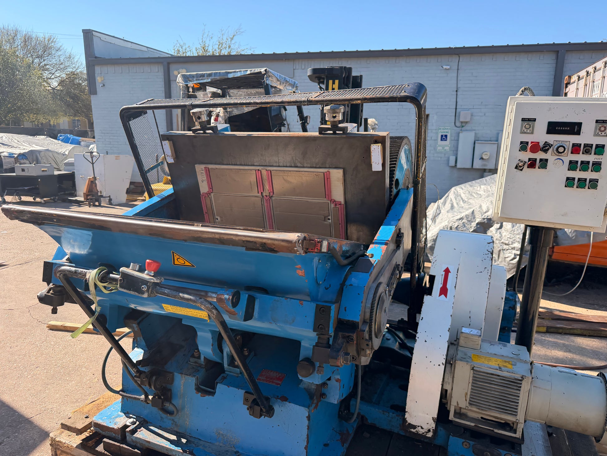Used Standard Paper Box 29x42 die cutting press for packaging by AA&D PressExchange