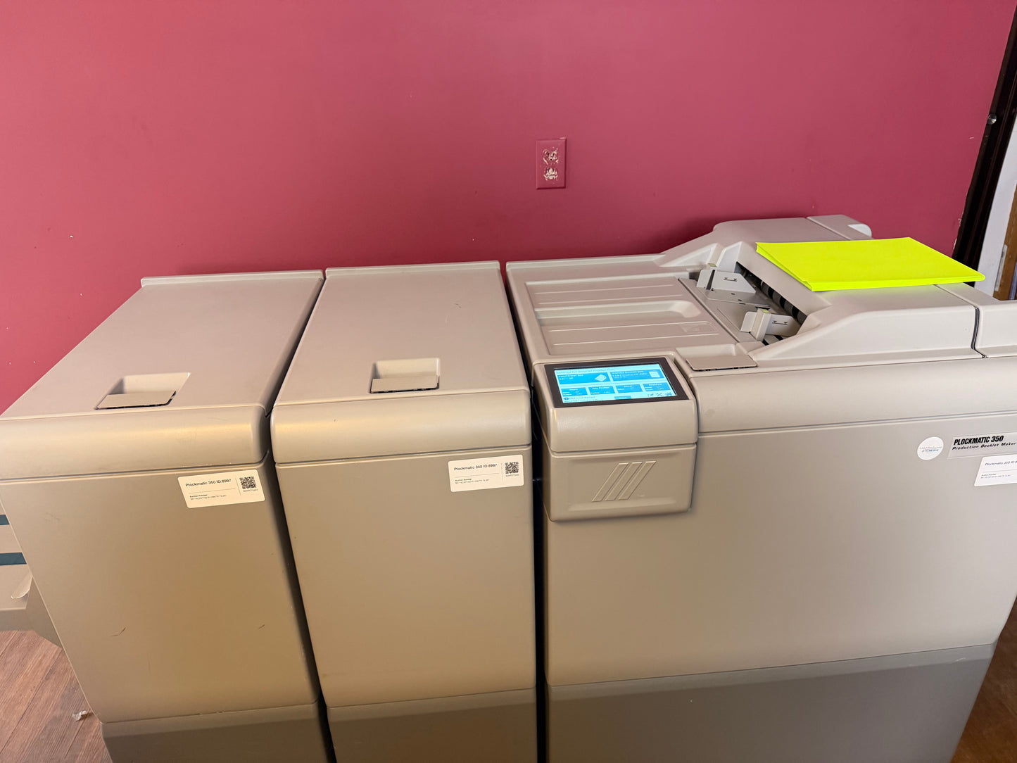 143k Meter Warranty! Plockmatic 350 Stitch/Fold/Square Back/Trim !Video!