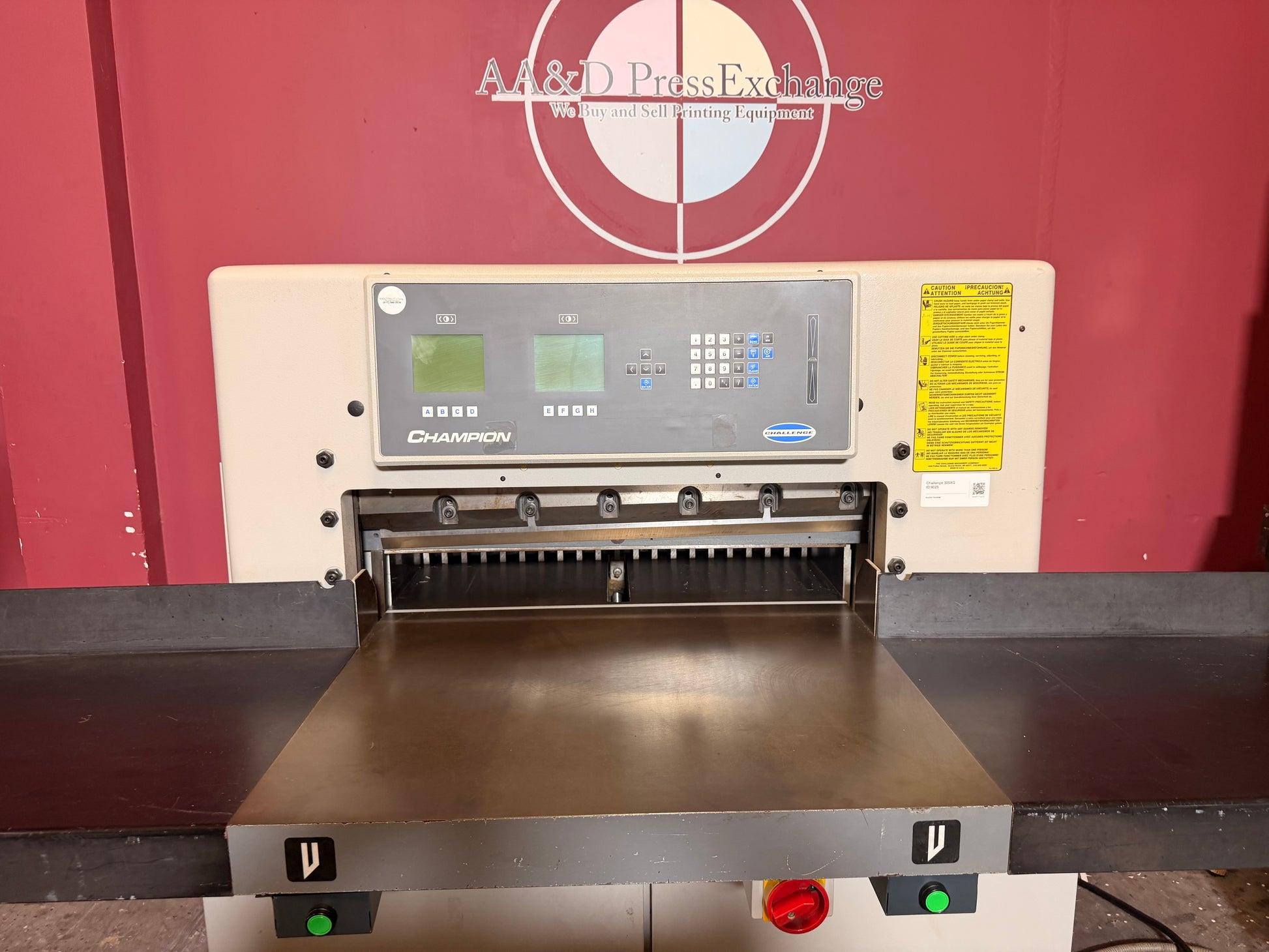 Used Challenge 305 XG hydraulic programmable guillotine paper cutter high precision clamp system for long run print finishing jobs