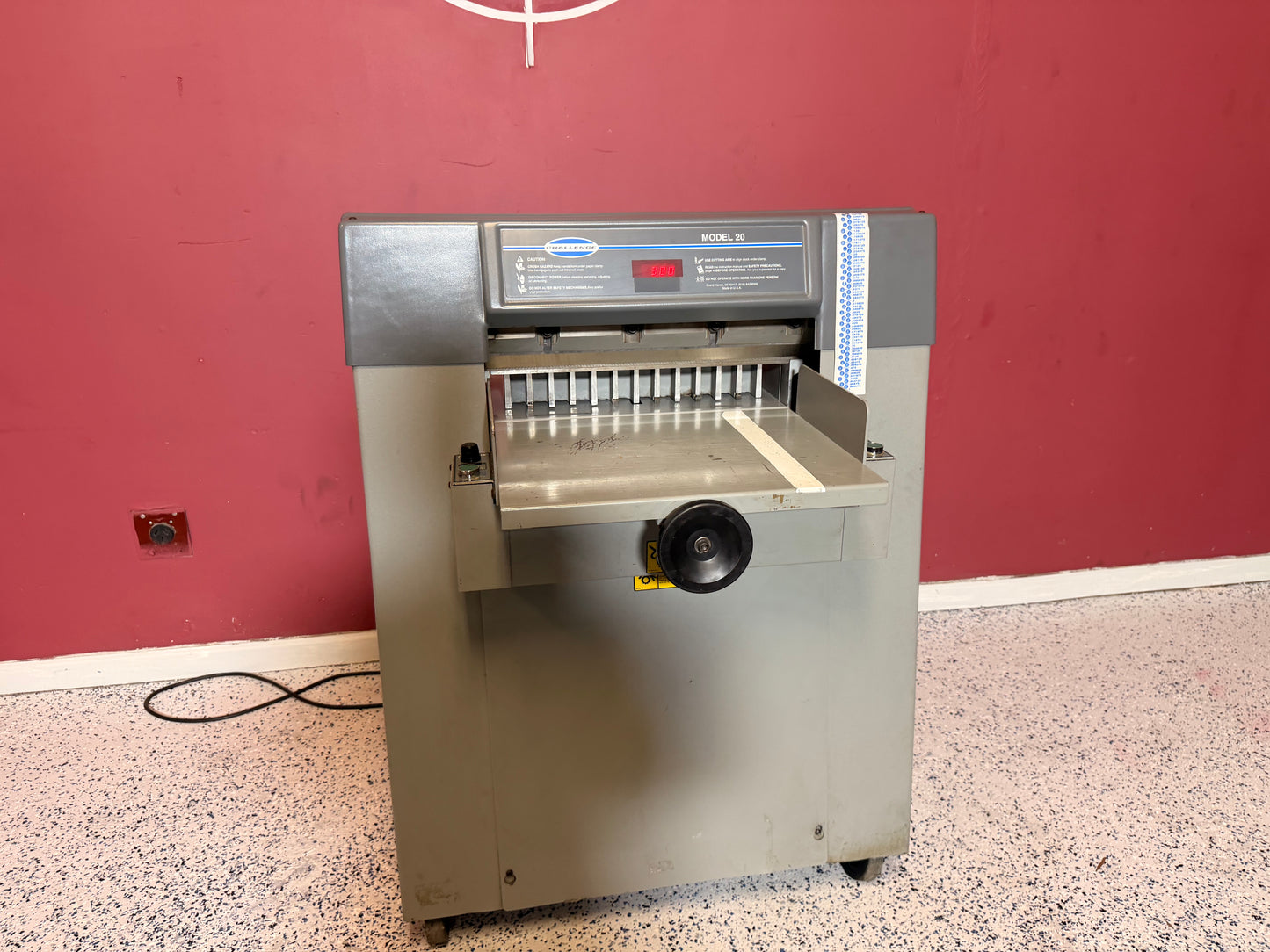 Challenge Model 20 Hydrualic Paper Cutter